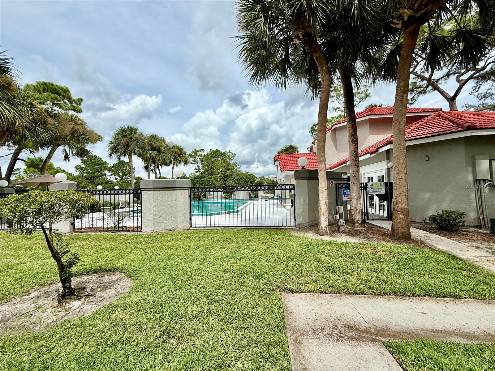 HUNTERS CHASE CONDO PH 1 - Residential