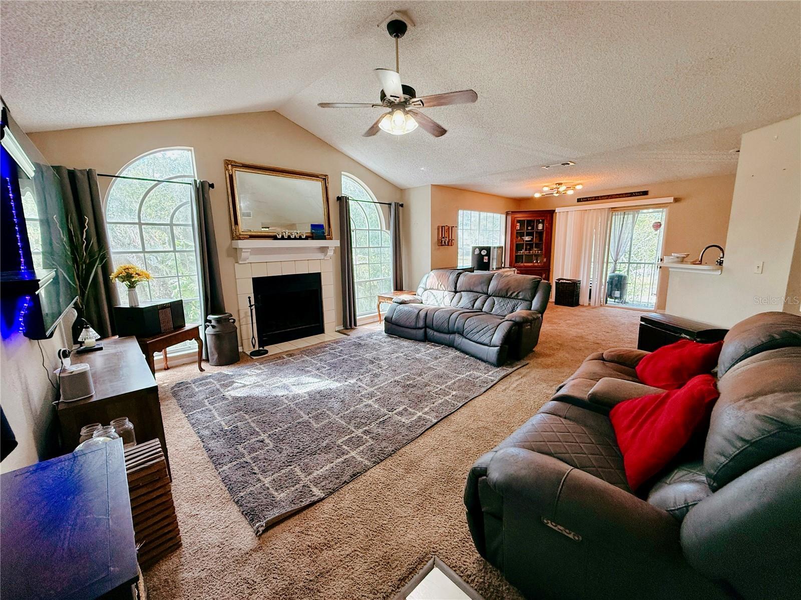 HUNTERS CHASE CONDO PH 1 - Residential