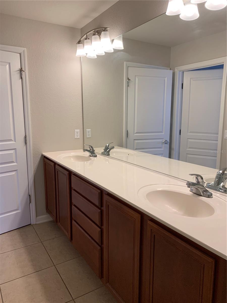 LAKE SAWYER SOUTH PH 03 - Residential Lease