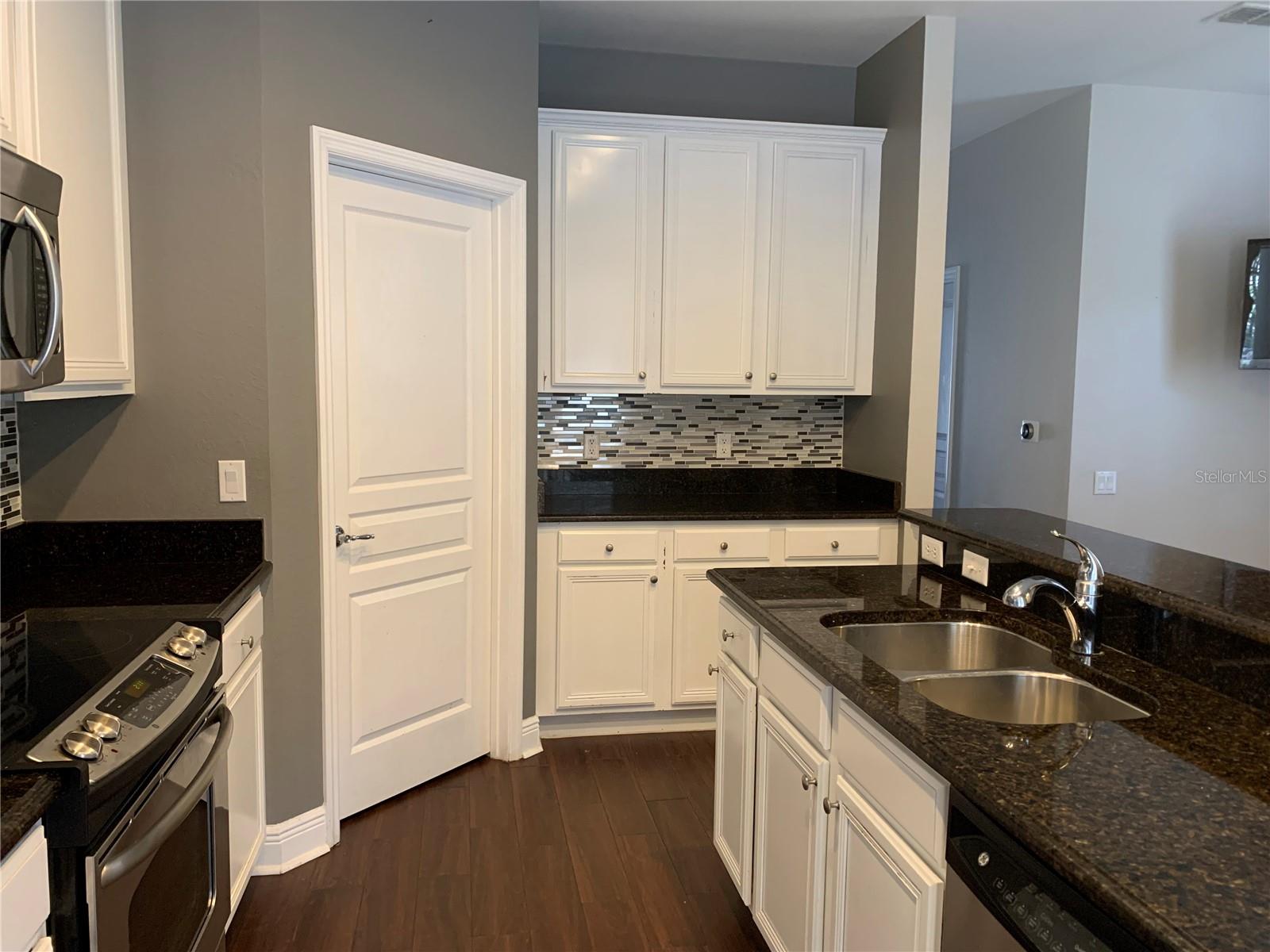 LAKE SAWYER SOUTH PH 03 - Residential Lease