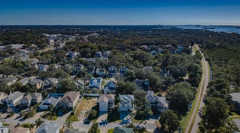 A home in PALM HARBOR