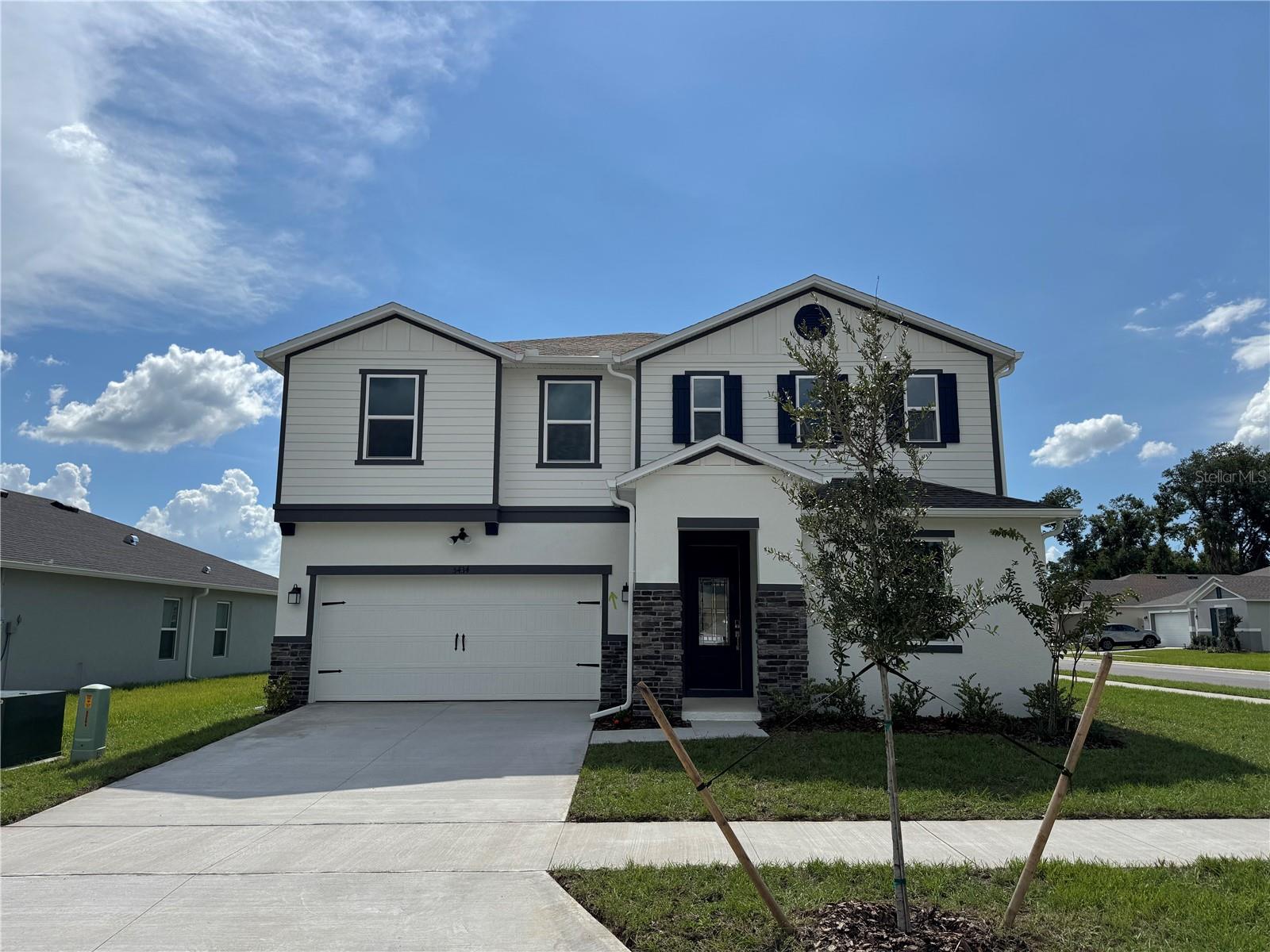 Sold Data Entry. Beautiful KB built Home on the corner lot. One bedroom with full bath downstairs. Owner's suite and 2 guest bedrooms upstairs. Spacious loft. Quality upgrades include added covered lanai, stone elevation, quartz countertops, upgraded flooring and raised ceilings on the first floor. Great location in the heart of Apopka, FL.
