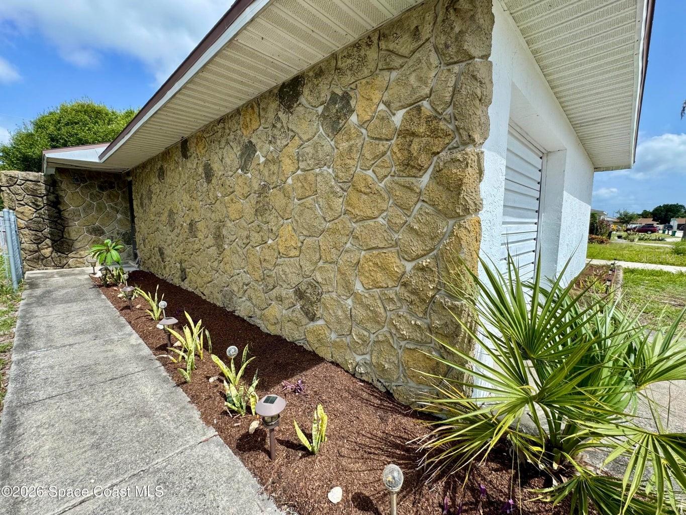 125 S ROSILAND COURT