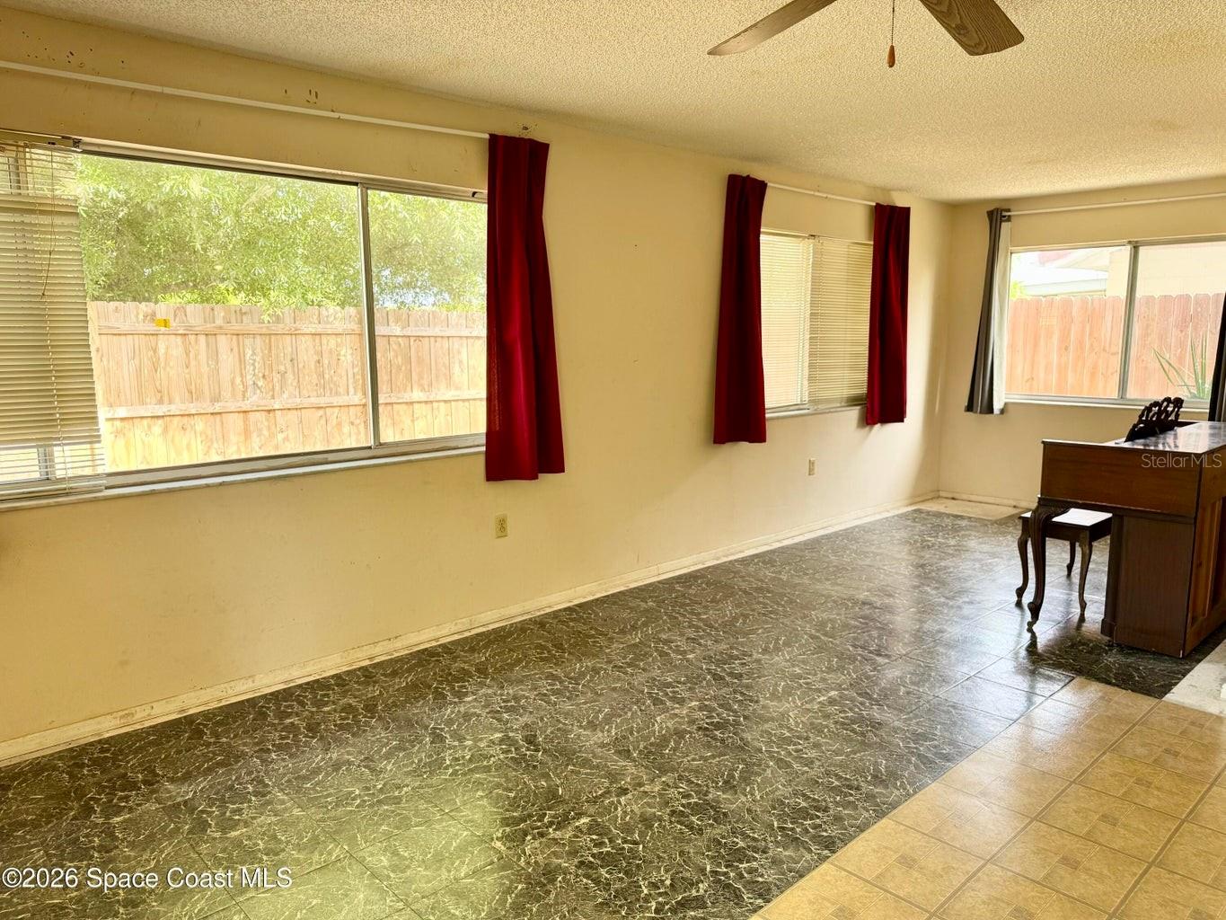 125 S ROSILAND COURT