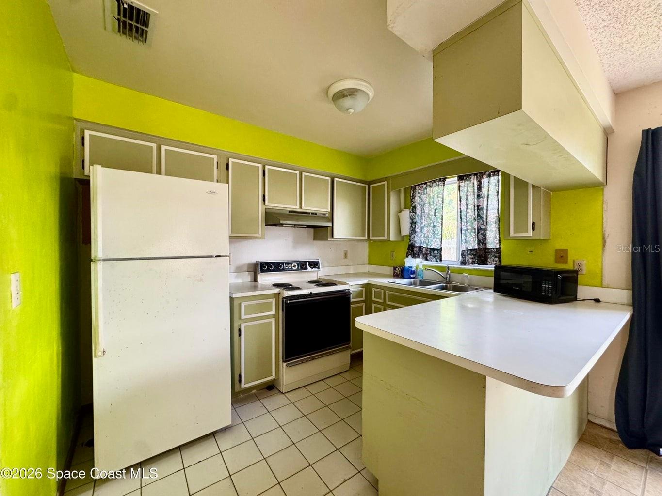 125 S ROSILAND COURT