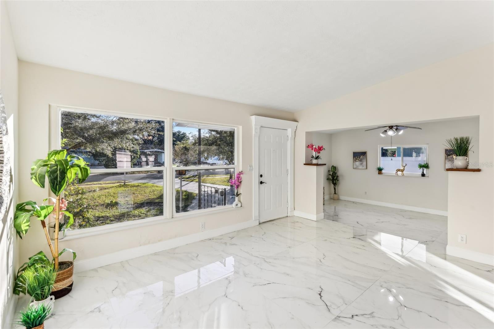 118 N SUNLAND DRIVE