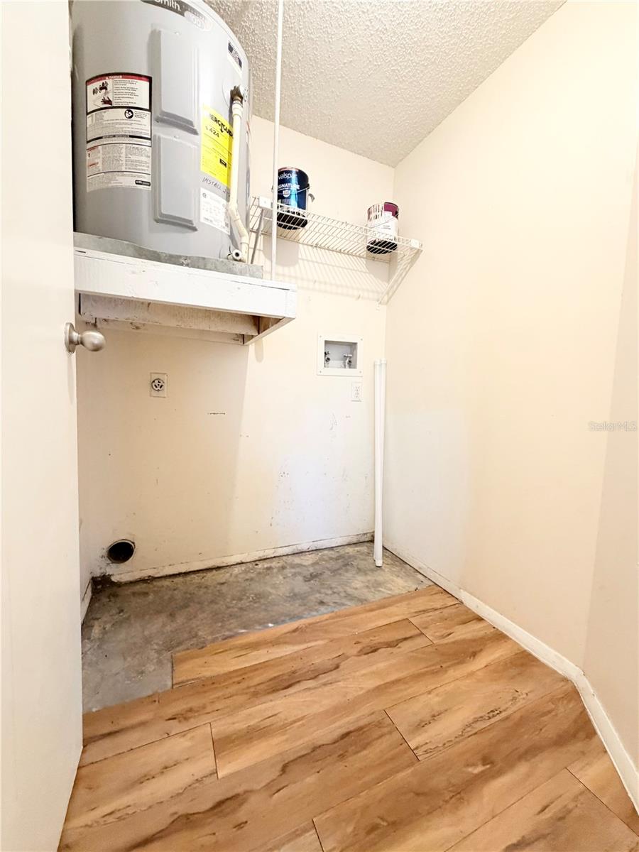 GARDENS OF FOREST LAKES CONDO - Residential Lease