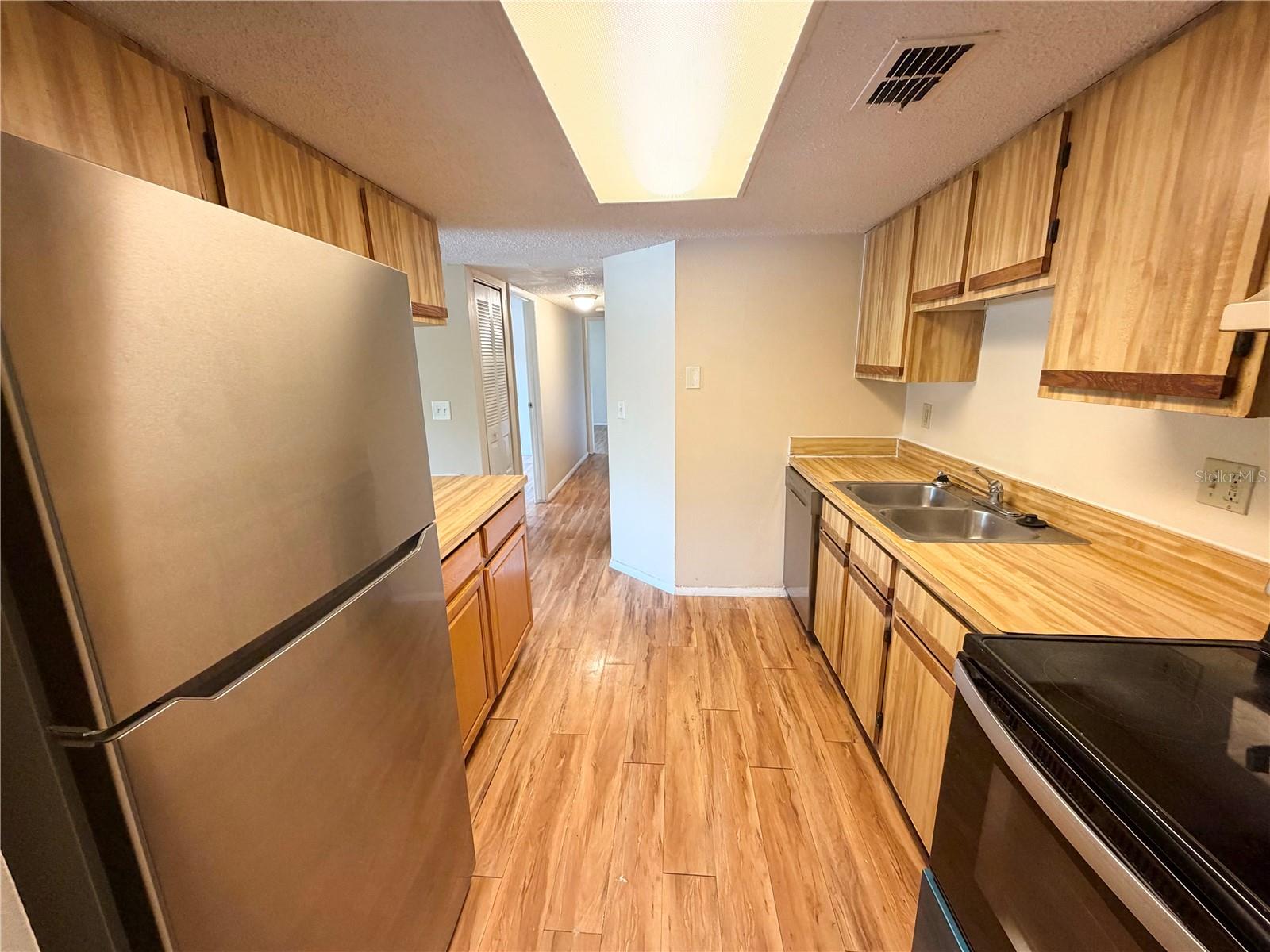 GARDENS OF FOREST LAKES CONDO - Residential Lease