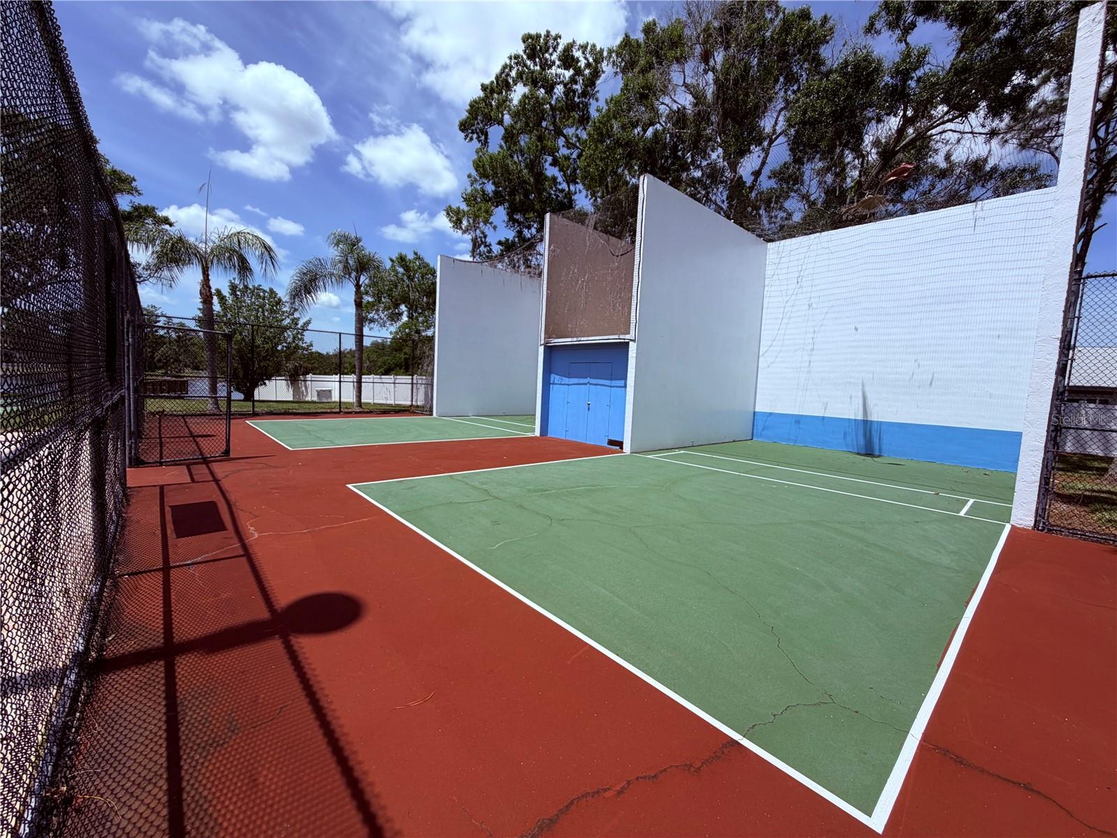 GARDENS OF FOREST LAKES CONDO - Residential Lease