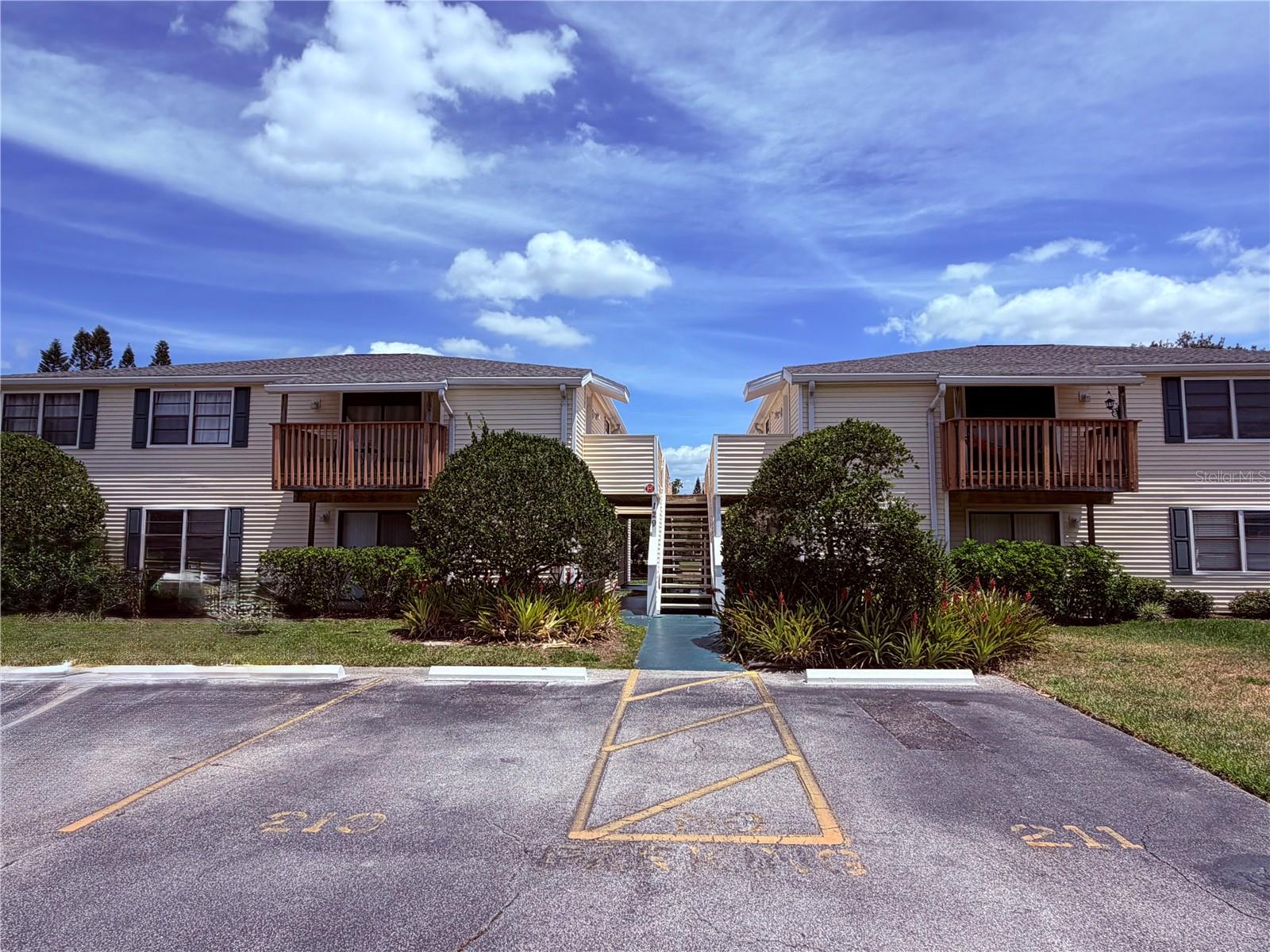 GARDENS OF FOREST LAKES CONDO - Residential Lease