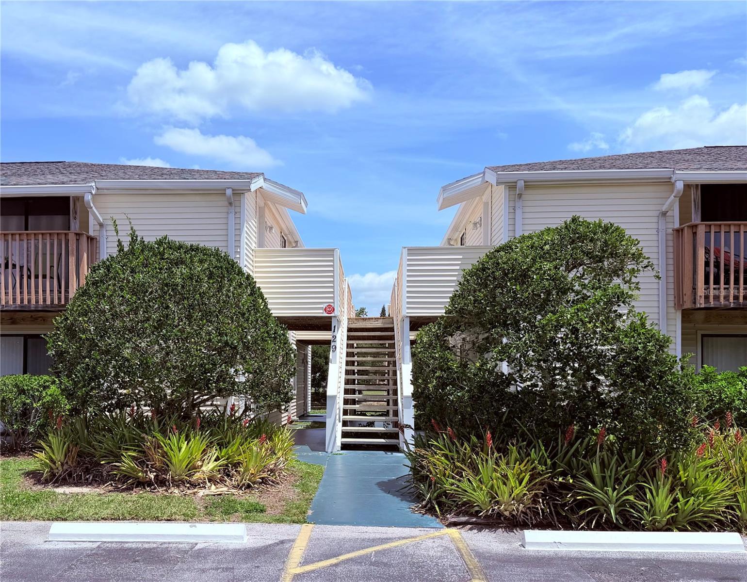 GARDENS OF FOREST LAKES CONDO - Residential Lease