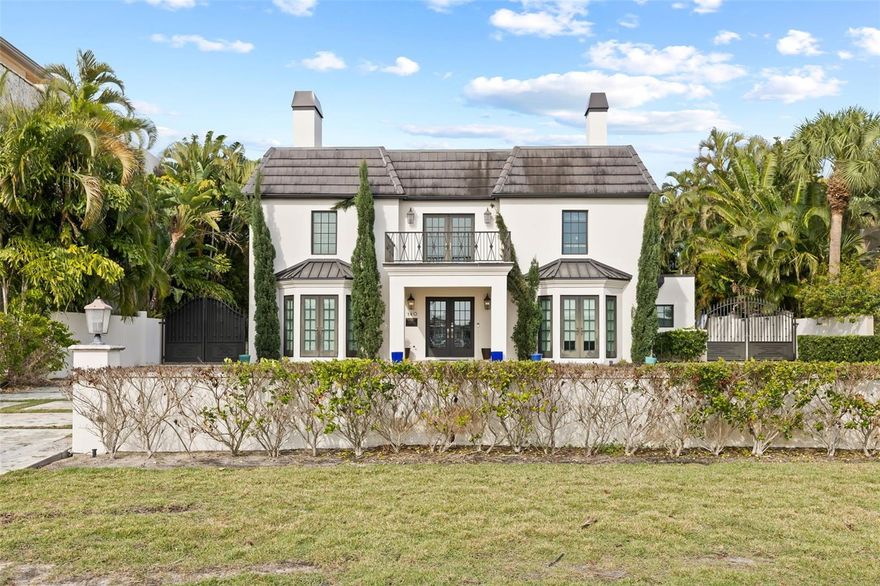 *PLEASE READ CAREFULLY*
This property is being sold in conjunction with 105 Estado Way for the asking price of $10,000,000. This offering presents a wonderful opportunity for you to build the legacy home of your dreams on one huge lot, or you can build two homes and decide whether you want to live on the water, or sell one or both lots/homes. The two properties are sitting on 0.77 acres including the water lot of 140 Brightwaters. It's rare to find two large lots adjacent to each other for sale in this location. Downtown St. Pete with all of its attractions is just minutes away, and there are three airports all within 30 minutes of this choice location. The Brightwaters dock will hold a boat at least 58' long, and the boat lift will hold a smaller boat weighing up to 10,000 pounds.This truly is the opportunity of a lifetime!