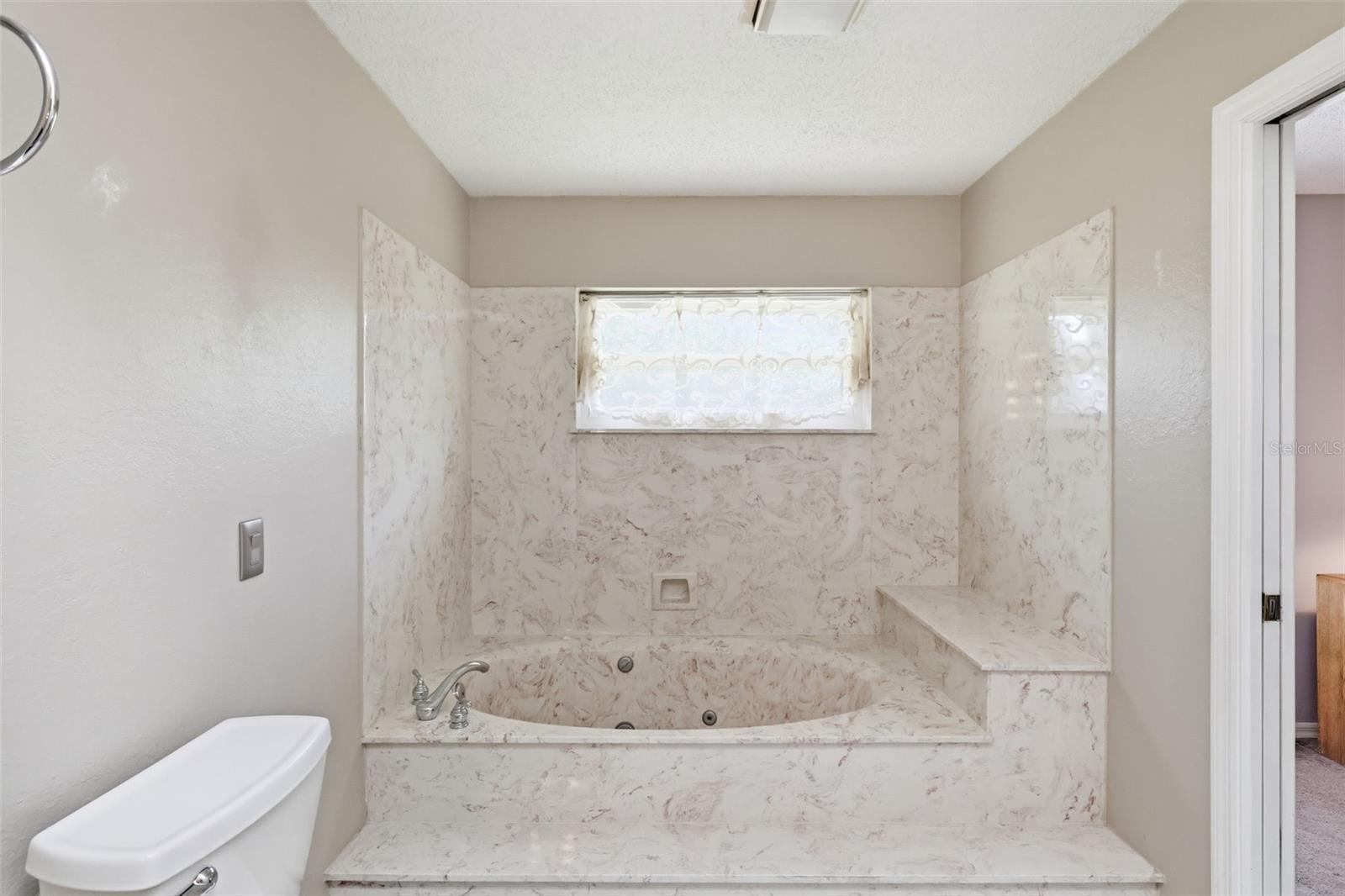 CONNELL LAKE ESTATES - Residential