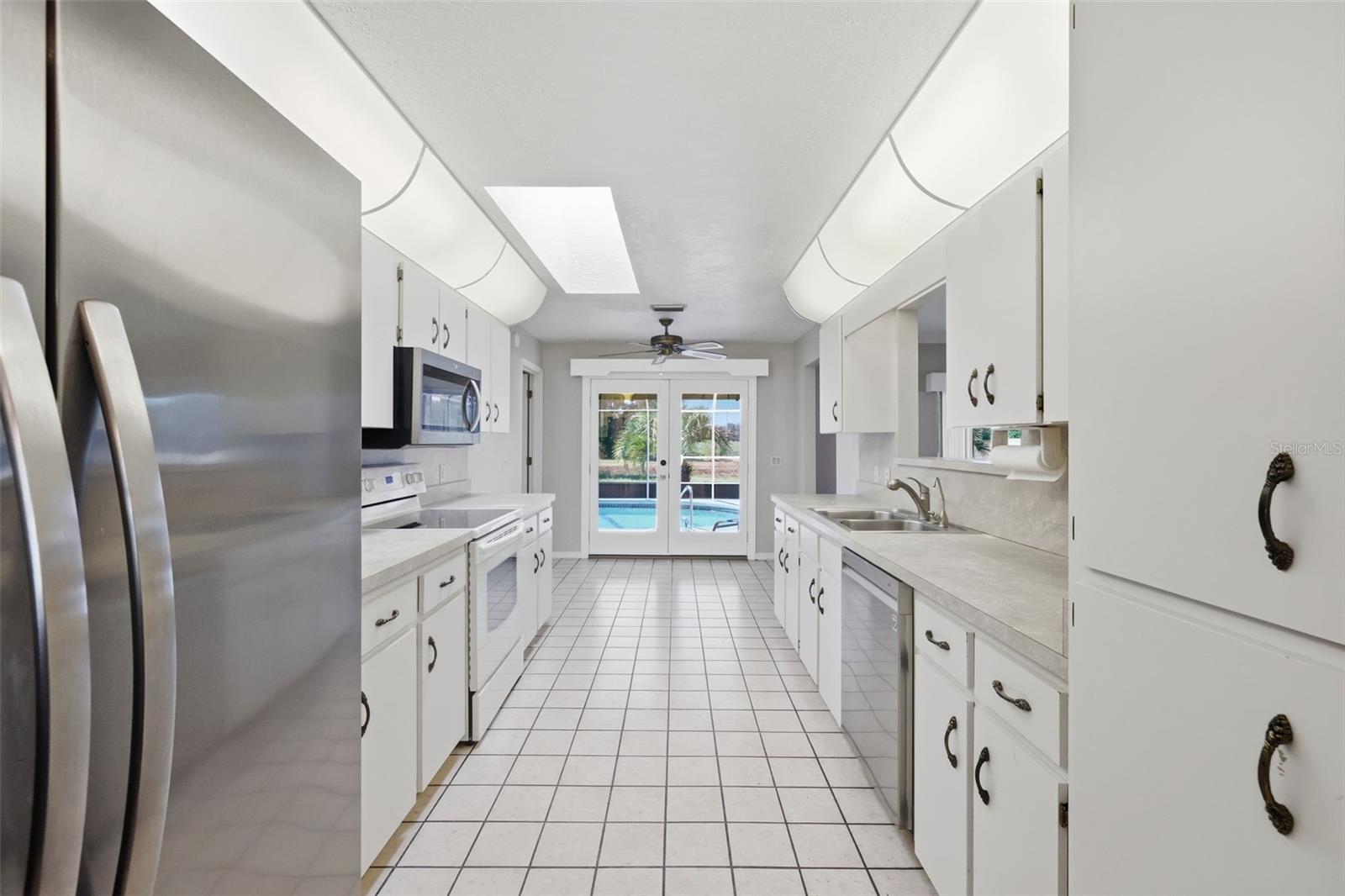 CONNELL LAKE ESTATES - Residential