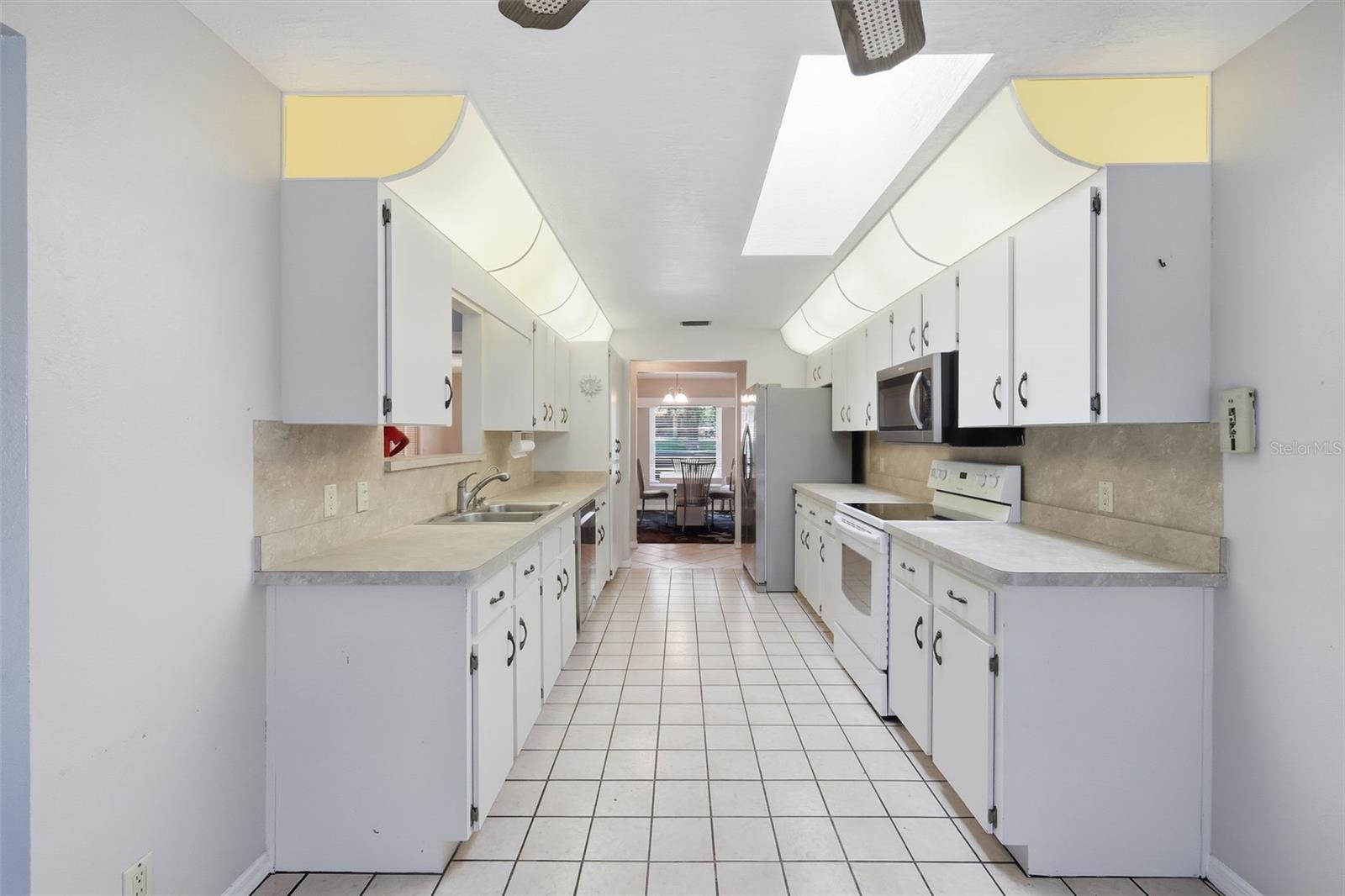 928 N FOXRUN TERRACE