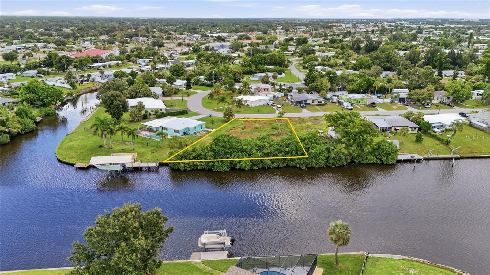 213 WATERWAY CIRCLE NE, PORT CHARLOTTE, FL, 33952 3 213 WATERWAY CIRCLE NE