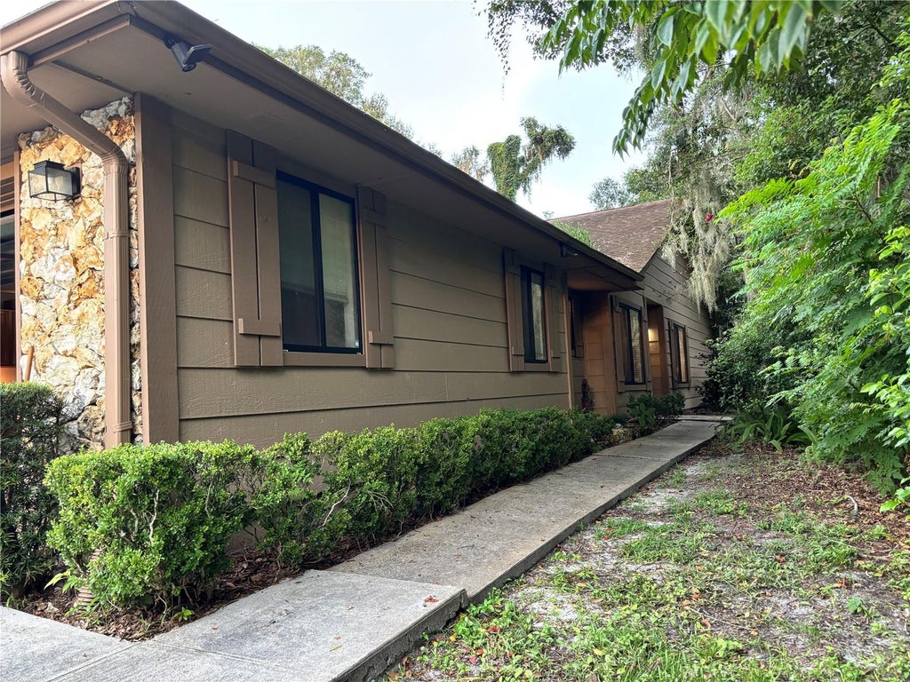 Photo of 110 Silver Bow Trail, Deland, FL 32724 (MLS # V4950795)