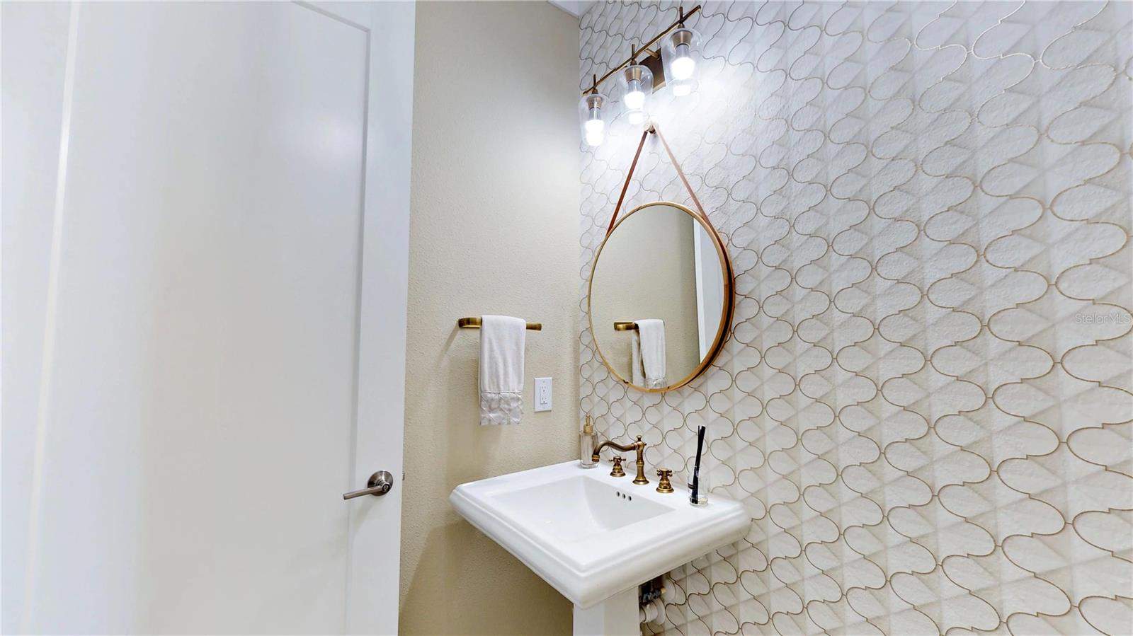 HAMLIN RESERVE - Residential Lease