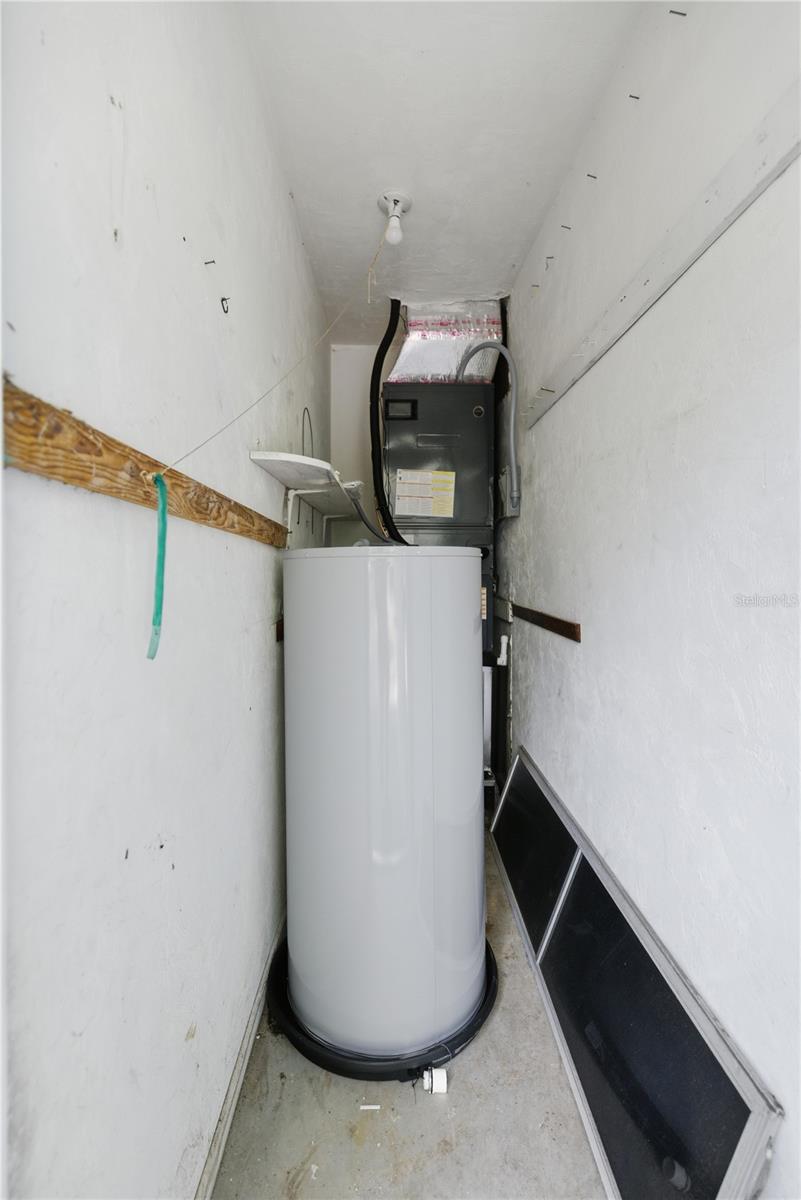 RAINBOW LAKES ESTATE - Residential