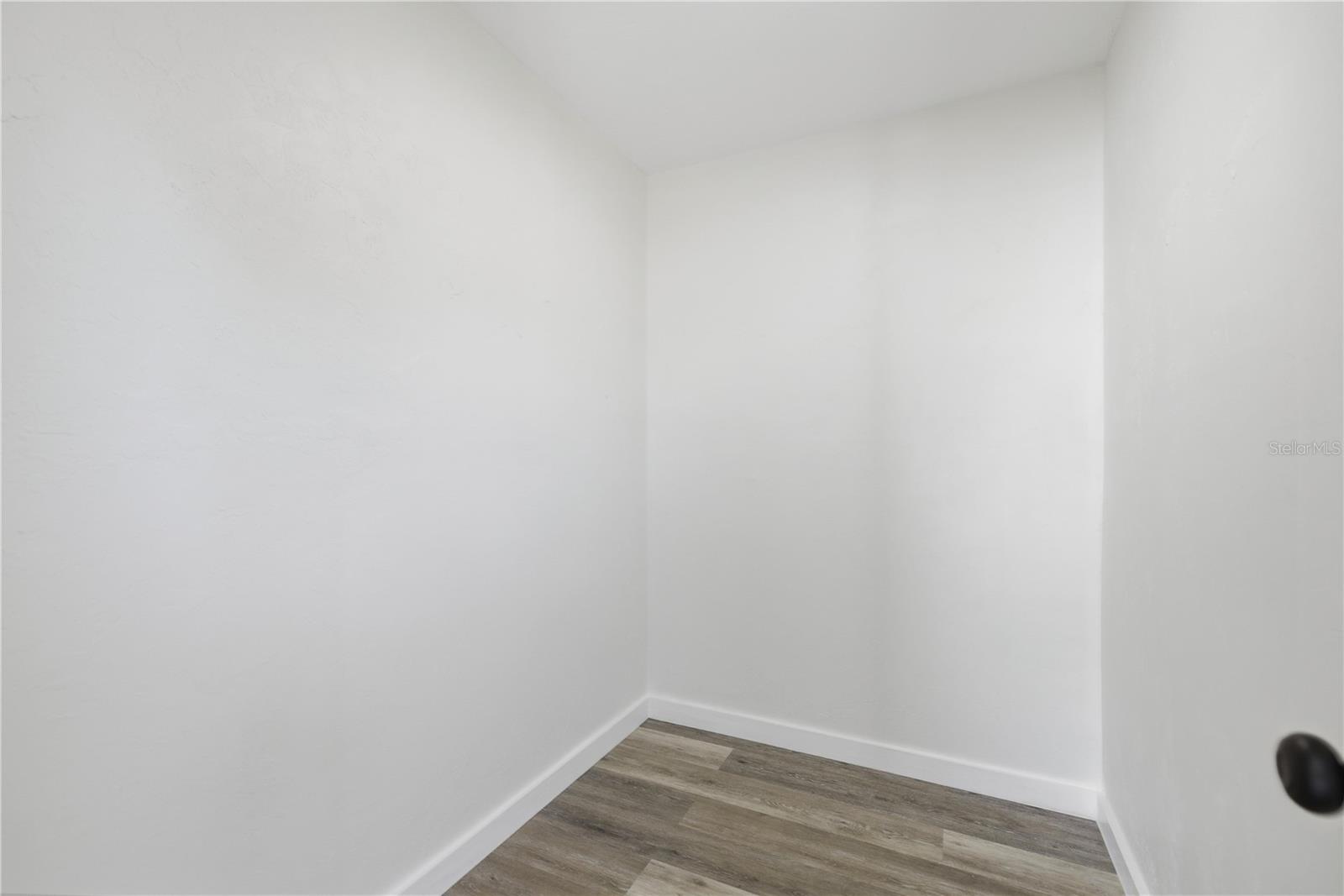 RAINBOW LAKES ESTATE - Residential