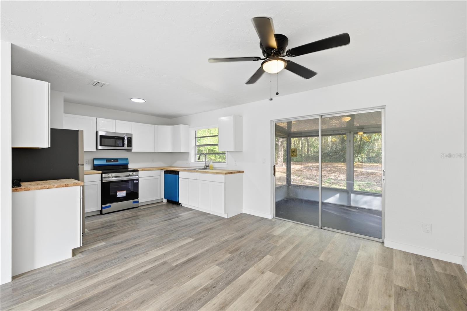 RAINBOW LAKES ESTATE - Residential