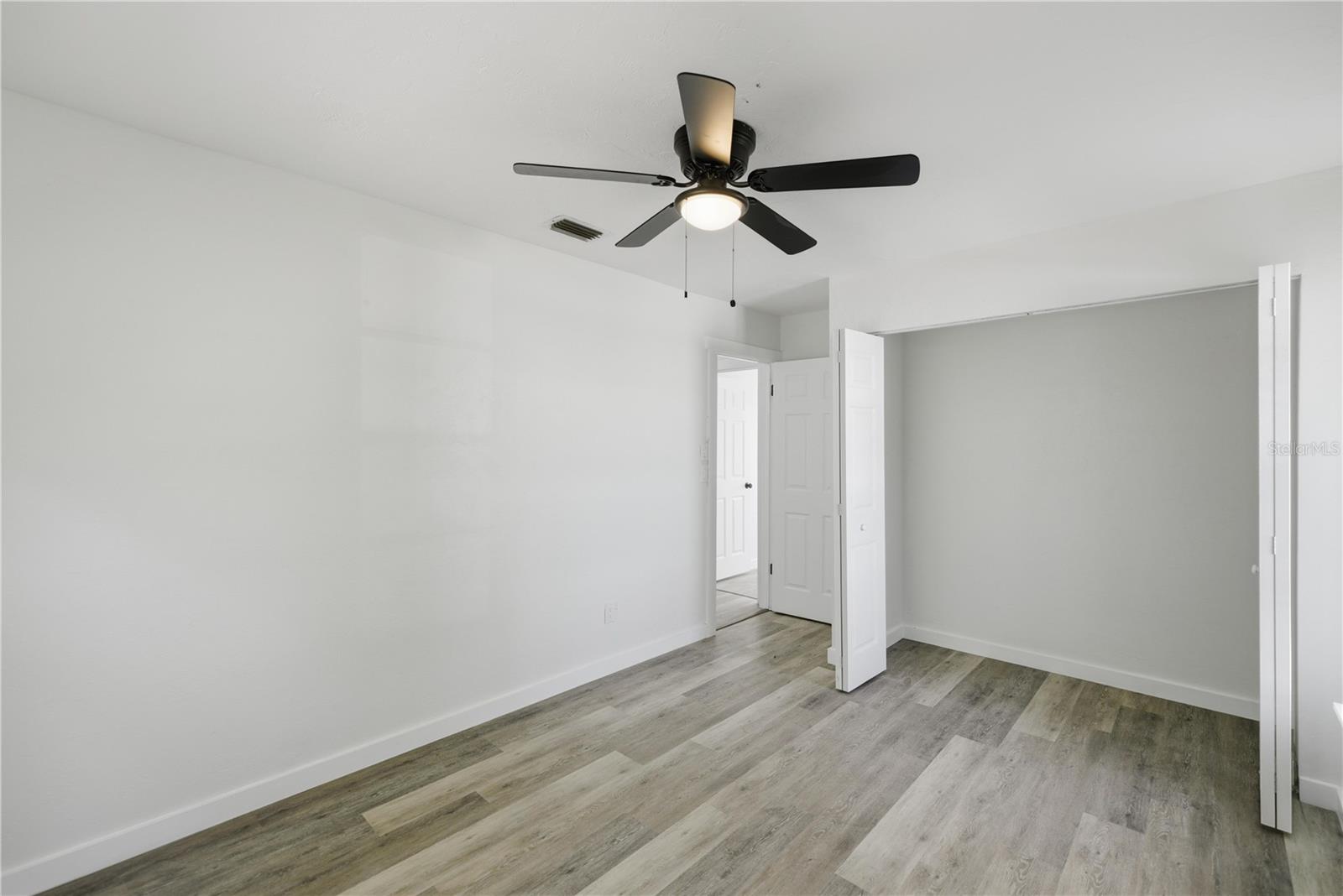 RAINBOW LAKES ESTATE - Residential