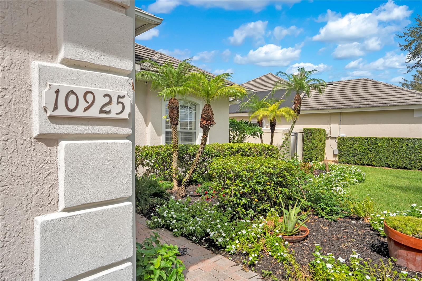 10925 WOODCHASE CIRCLE