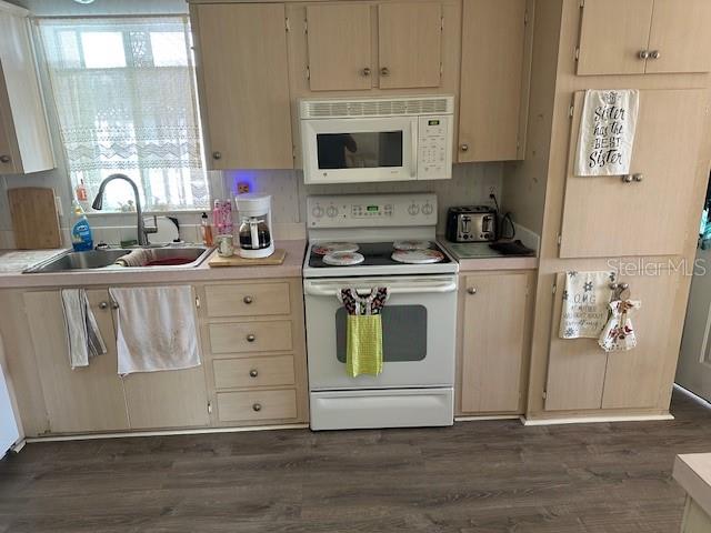 LAKEWOOD VILLAGE - Residential