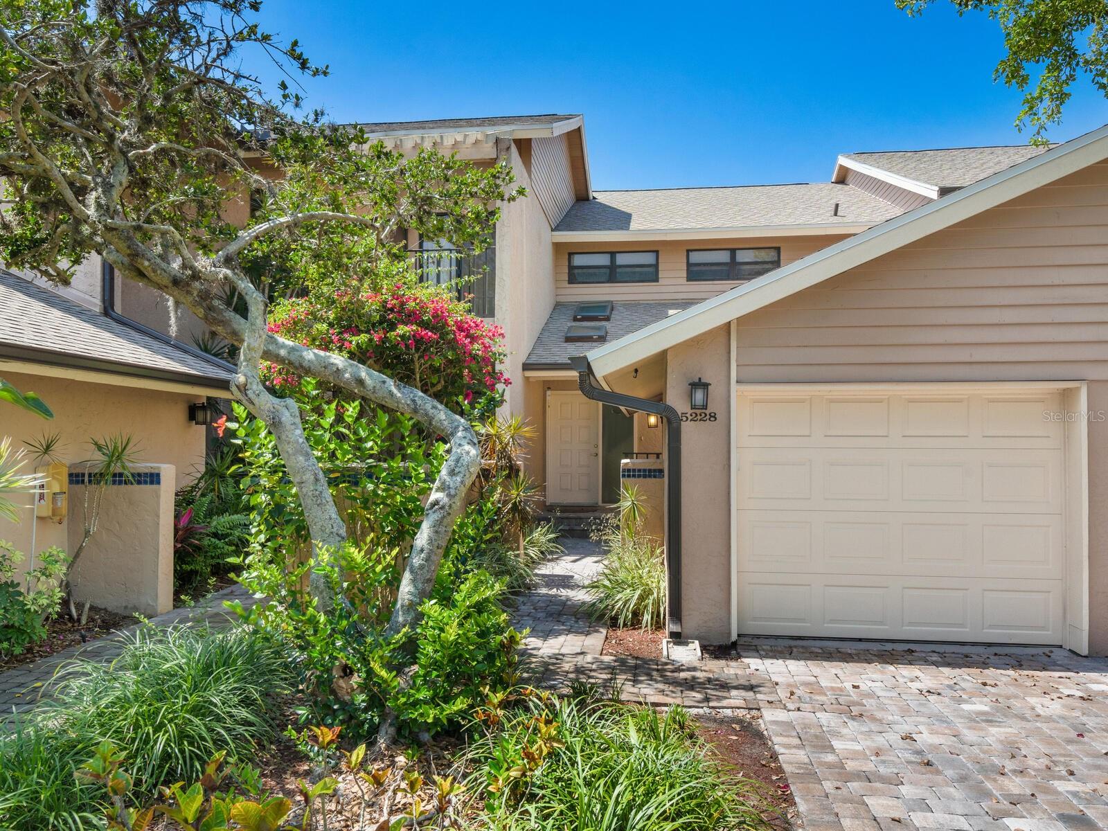 5228 LANDINGS BOULEVARD 202