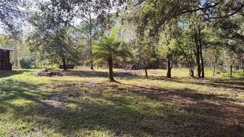 A home in PLANT CITY