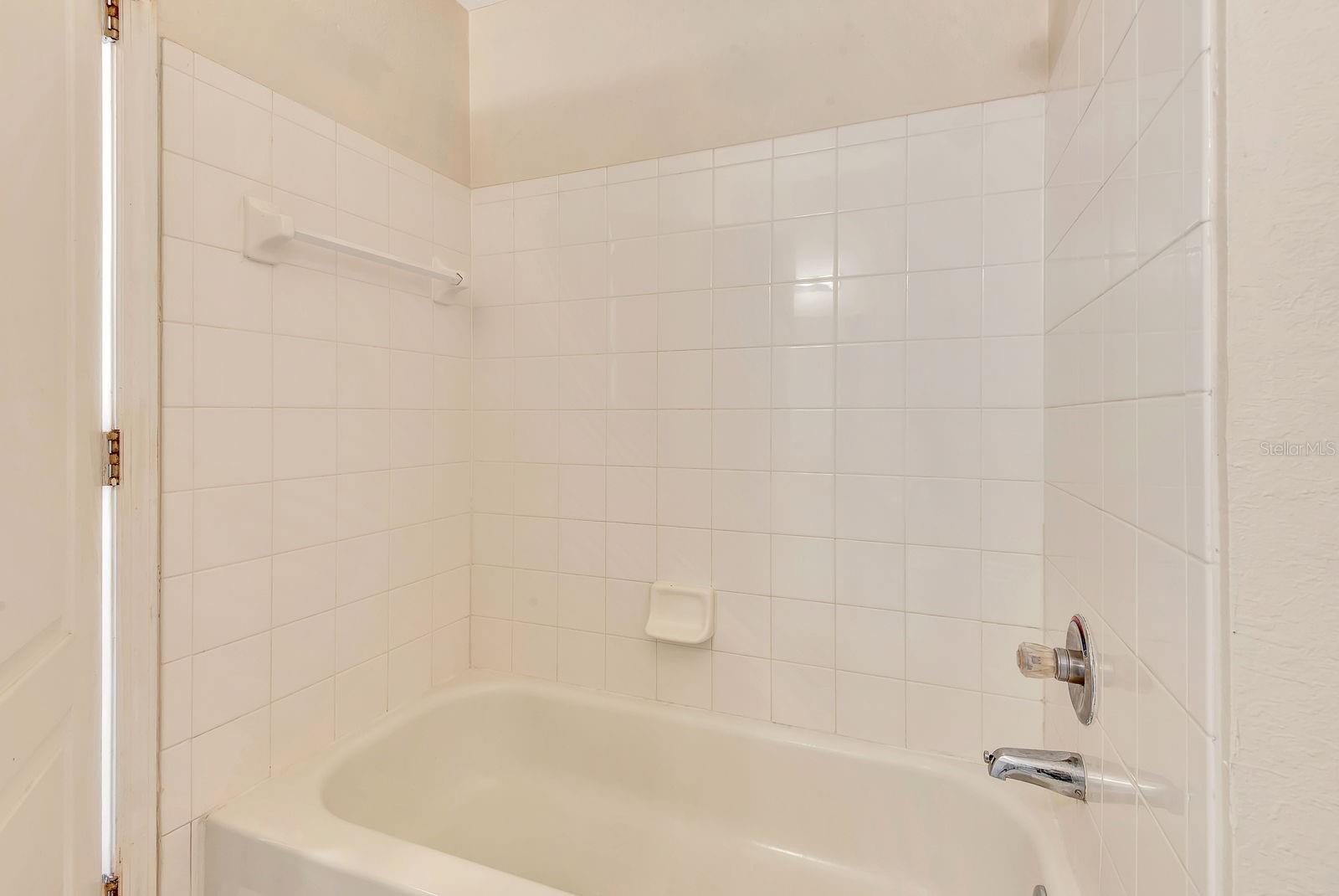 BELLA VILLINO IV - Residential Lease