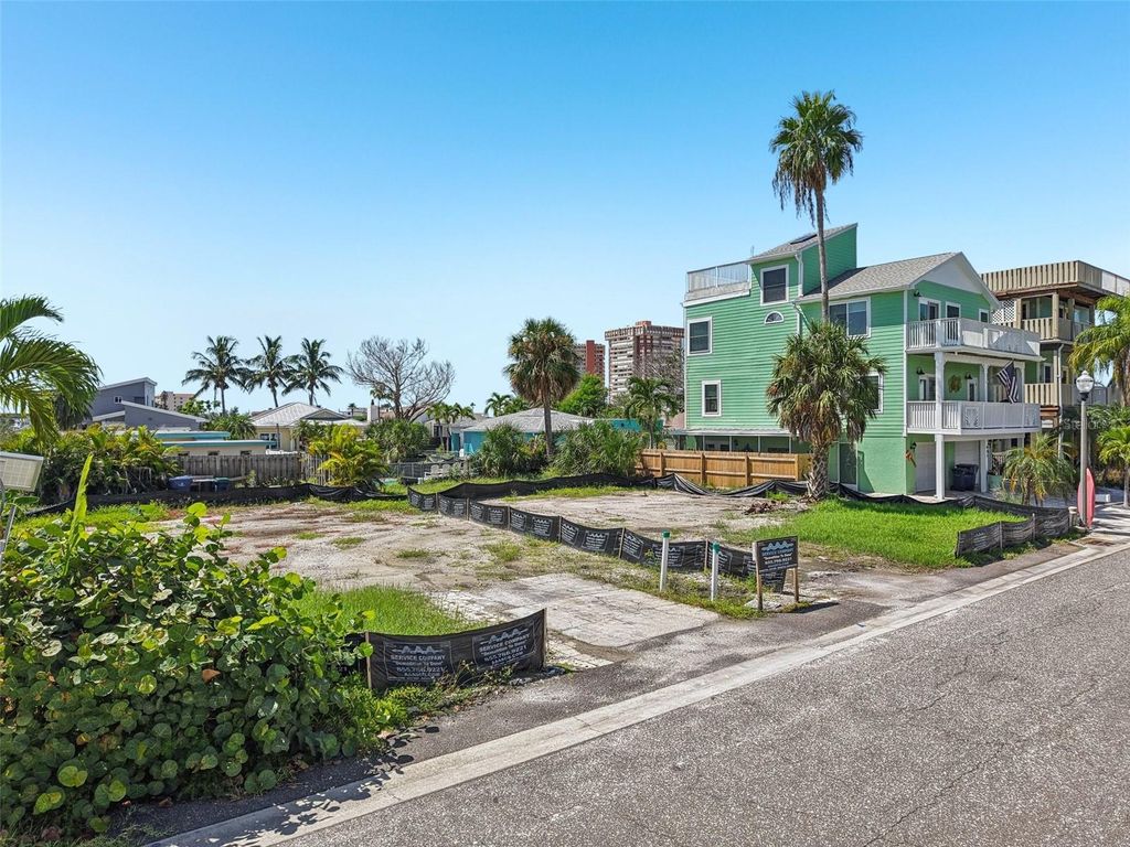 Photo of 639 182nd Avenue E, Redington Shores, FL 33708 (MLS # TB8429178)