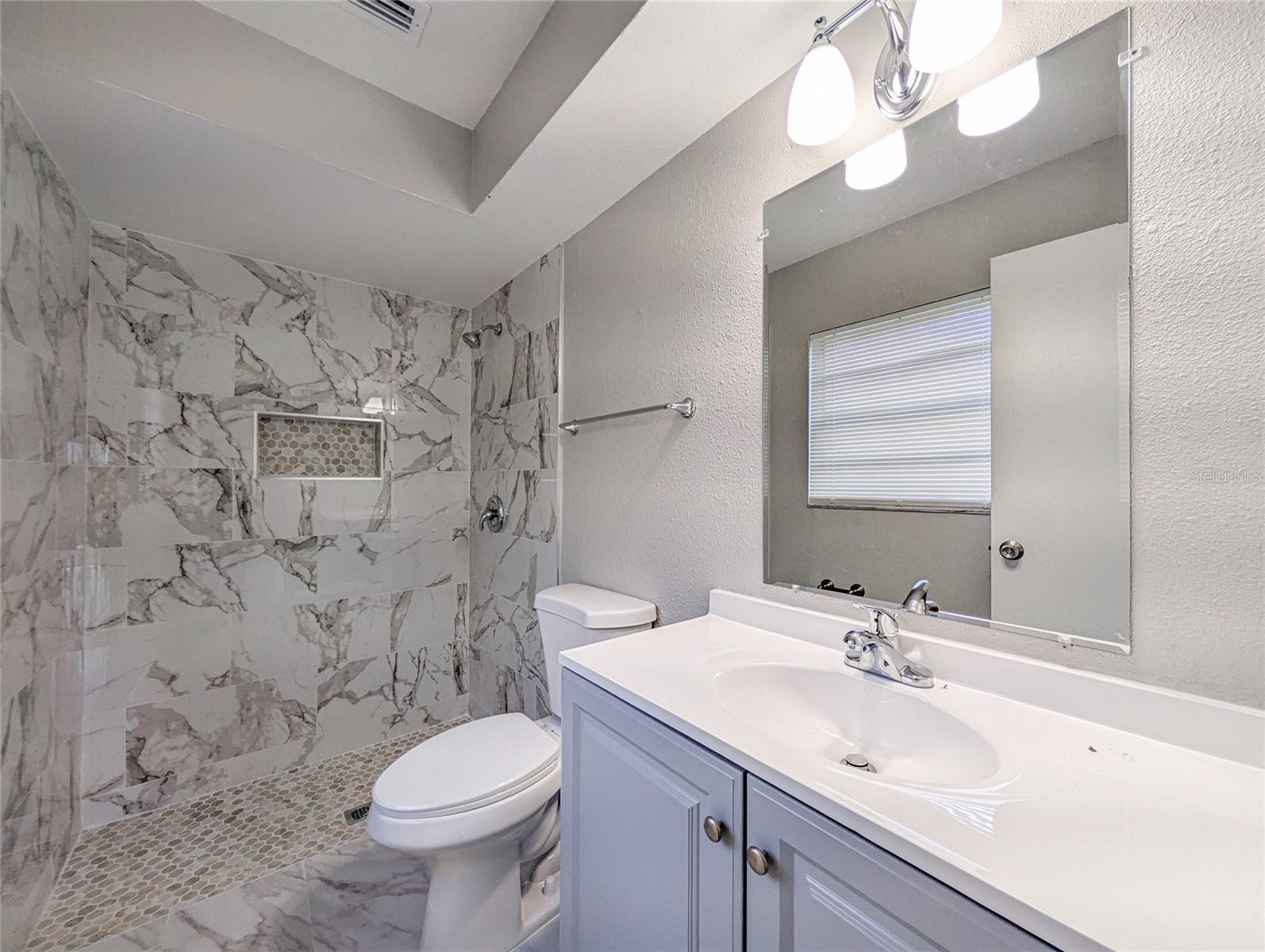 FAIRVIEW GARDENS - Residential Lease