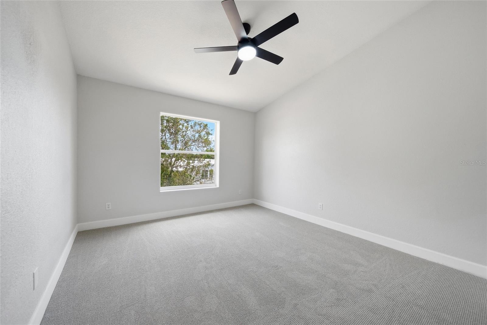 HERITAGE OAKS TWNHMS - Residential