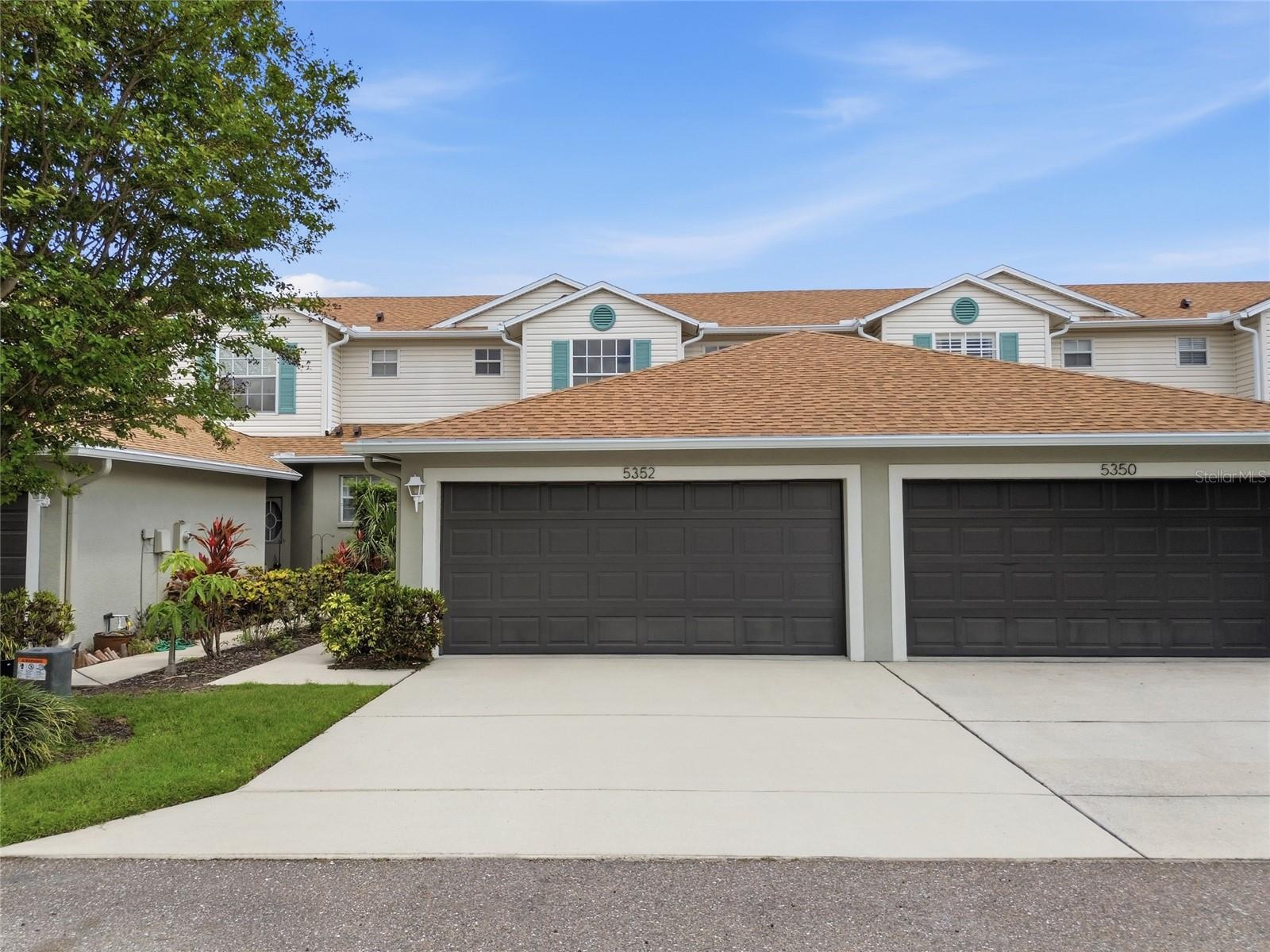 HERITAGE OAKS TWNHMS - Residential