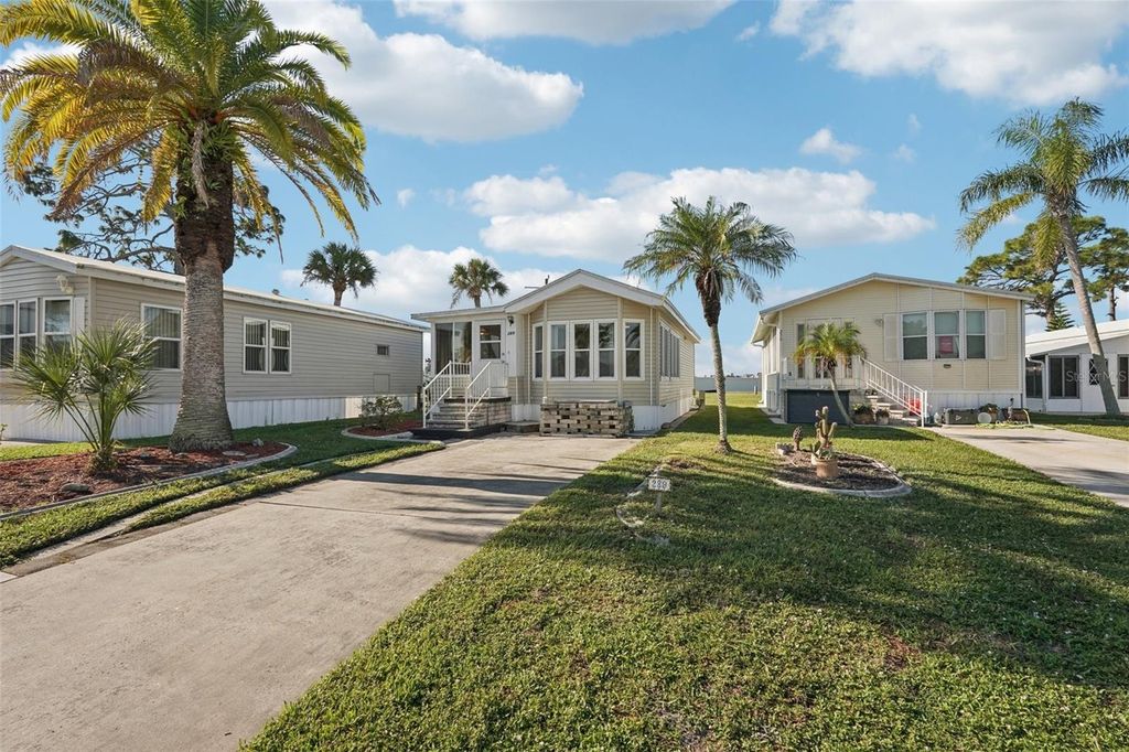 Photo of 289 Bainbridge Drive, Nokomis, FL 34275 (MLS # S5136894)