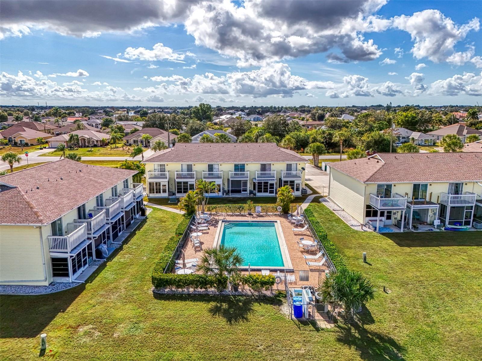 LAKE RIO TWNHMS - Residential