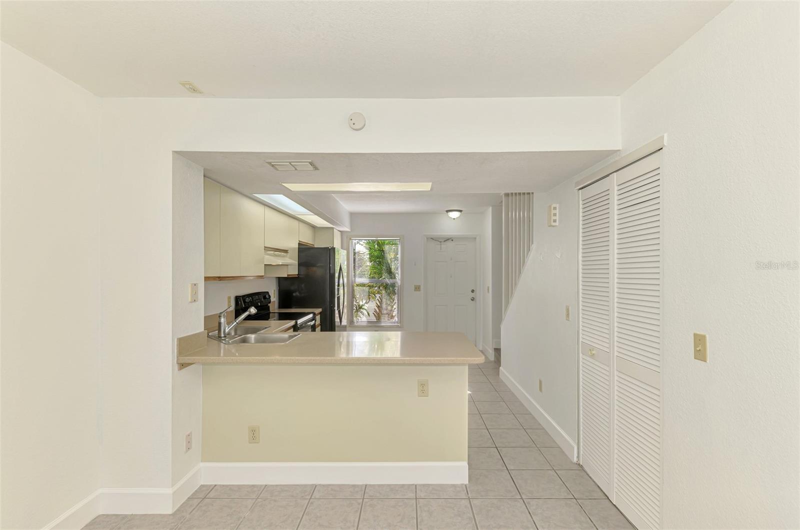 LAKE RIO TWNHMS - Residential