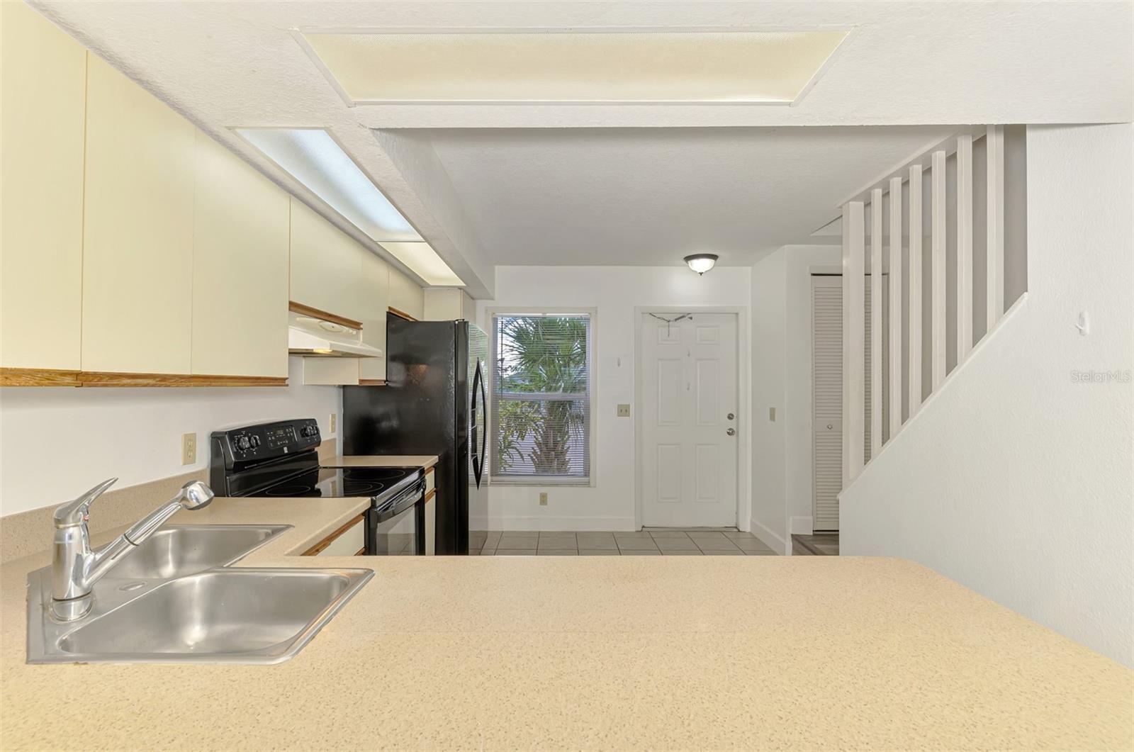 LAKE RIO TWNHMS - Residential