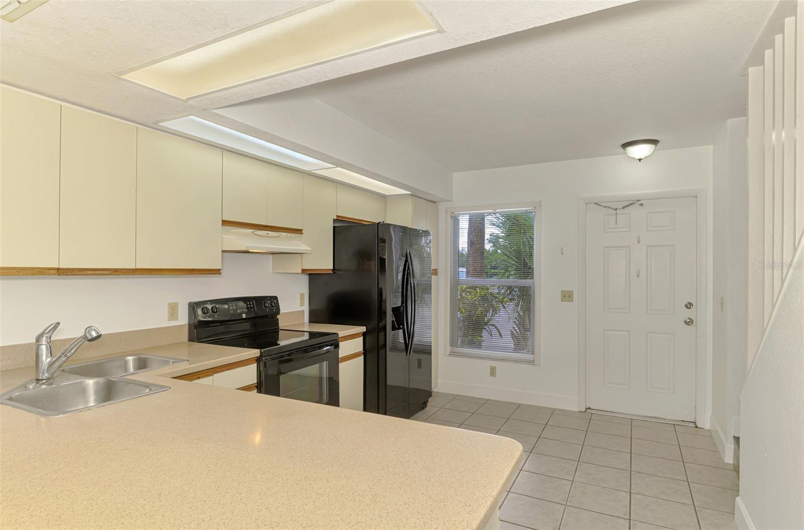 LAKE RIO TWNHMS - Residential