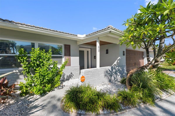 68 WINDWARD IS, CLEARWATER BEACH, FL 33767 - Image f5e8ad0426e4e4eff3bcf949e573046a/976677030