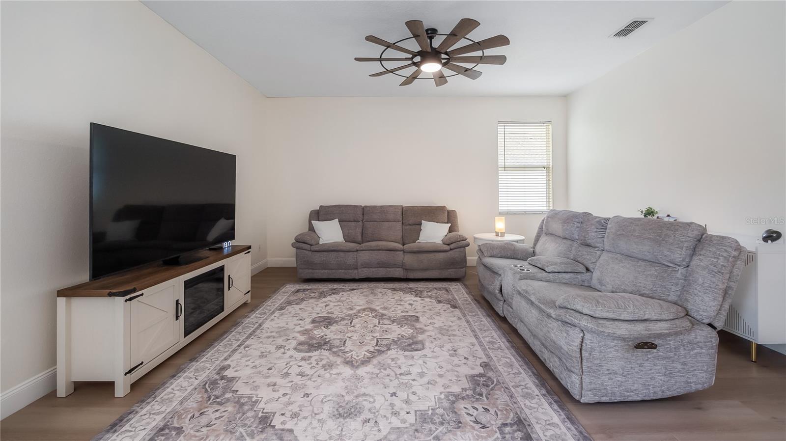 NOTTINGHAM AT LEGENDS - Residential