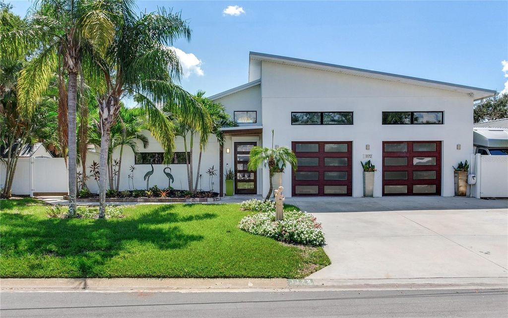 Photo of 1172 35th Avenue NE, St Petersburg, FL 33704 (MLS # TB8428911)