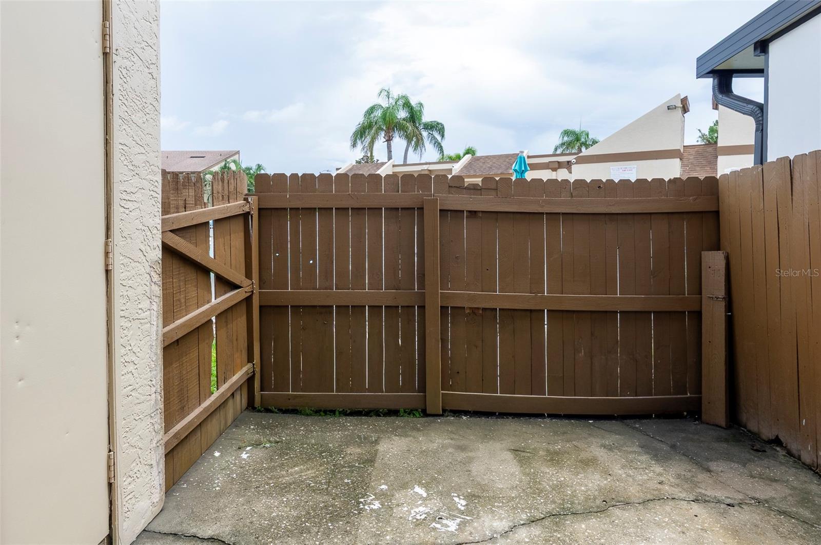 TOWNHOMES OF LAKE SEMINOLE - Residential Lease