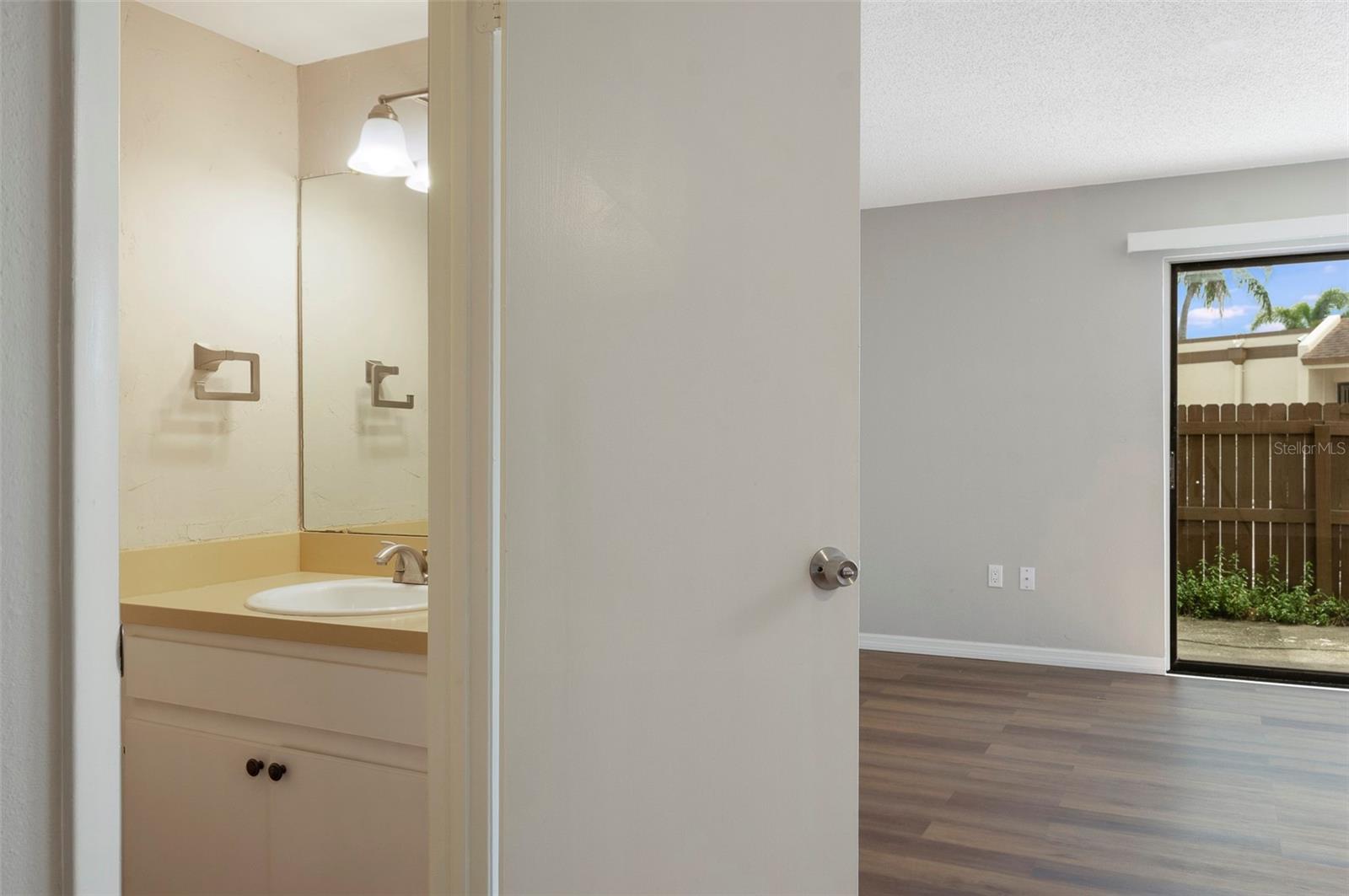 TOWNHOMES OF LAKE SEMINOLE - Residential Lease