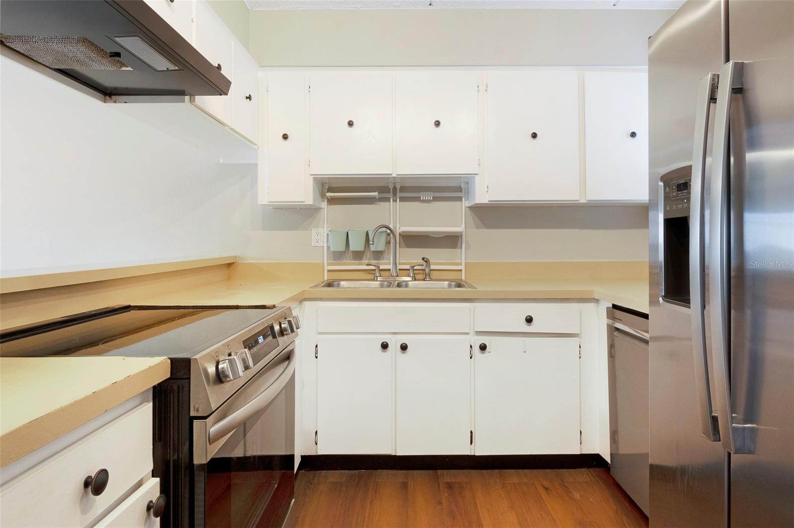 TOWNHOMES OF LAKE SEMINOLE - Residential Lease