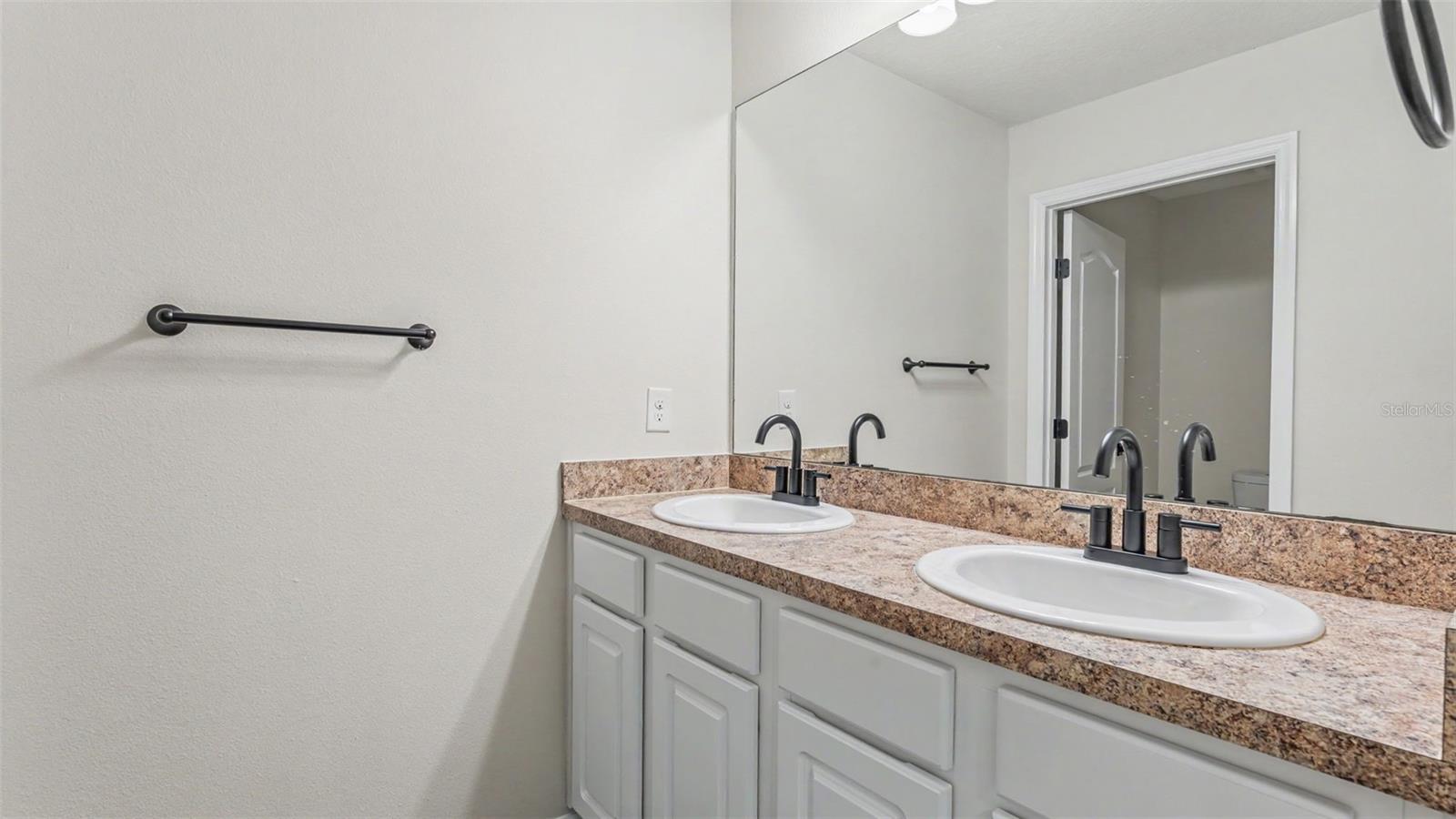 LAKESIDE LANDINGS PHASE ONE - Residential