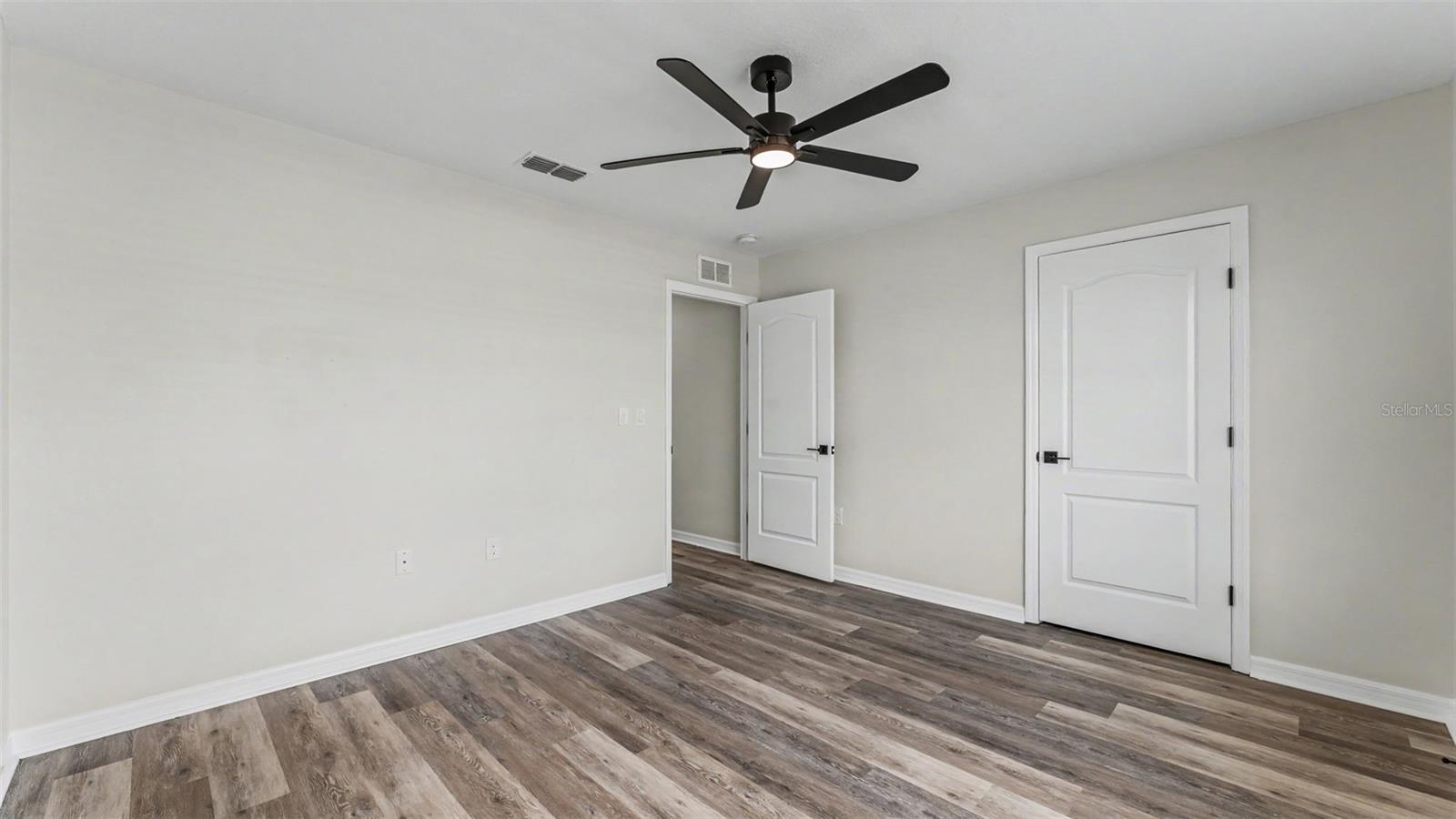 LAKESIDE LANDINGS PHASE ONE - Residential