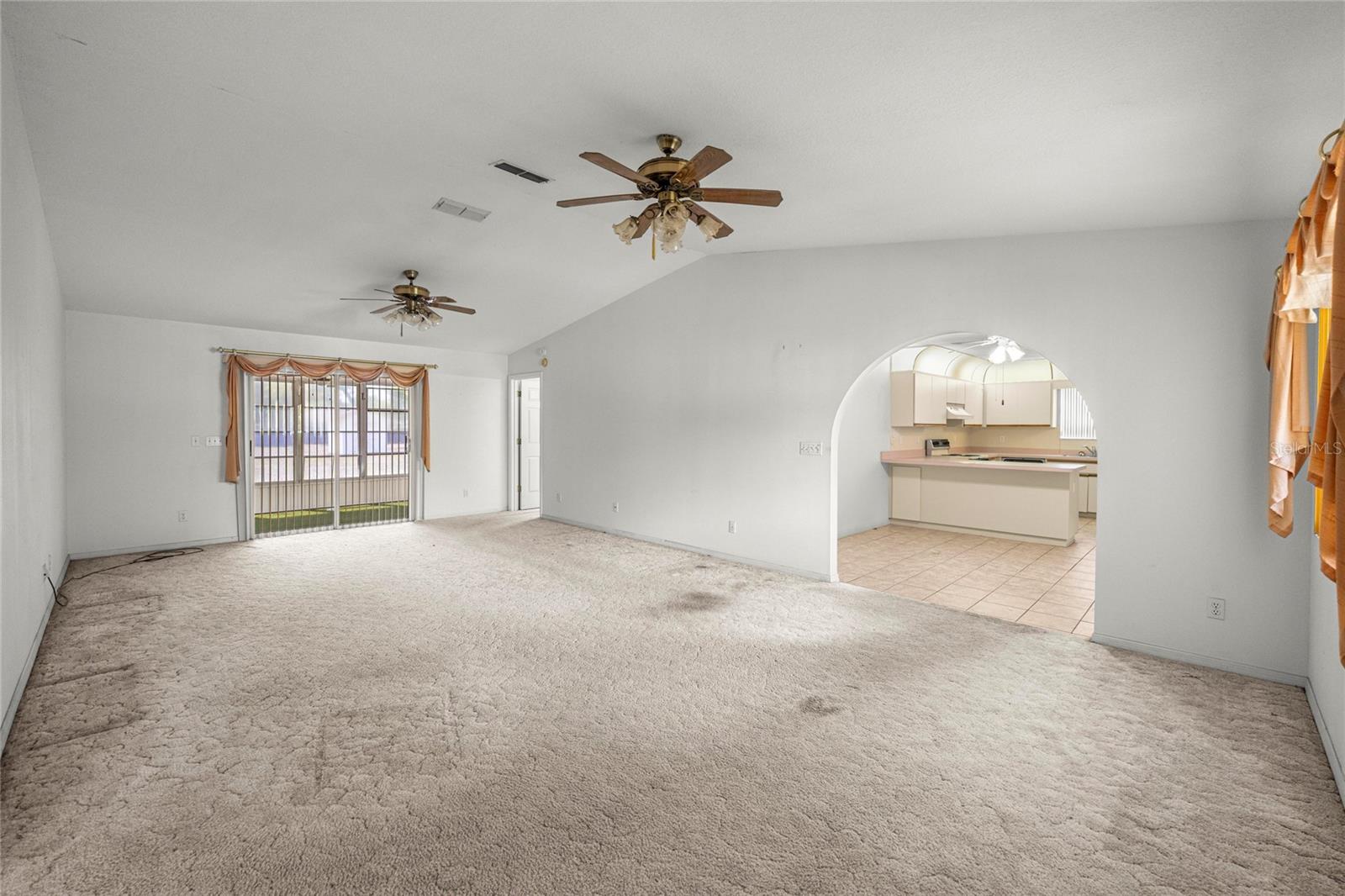 KINGSLAND COUNTRY ESTATE - Residential