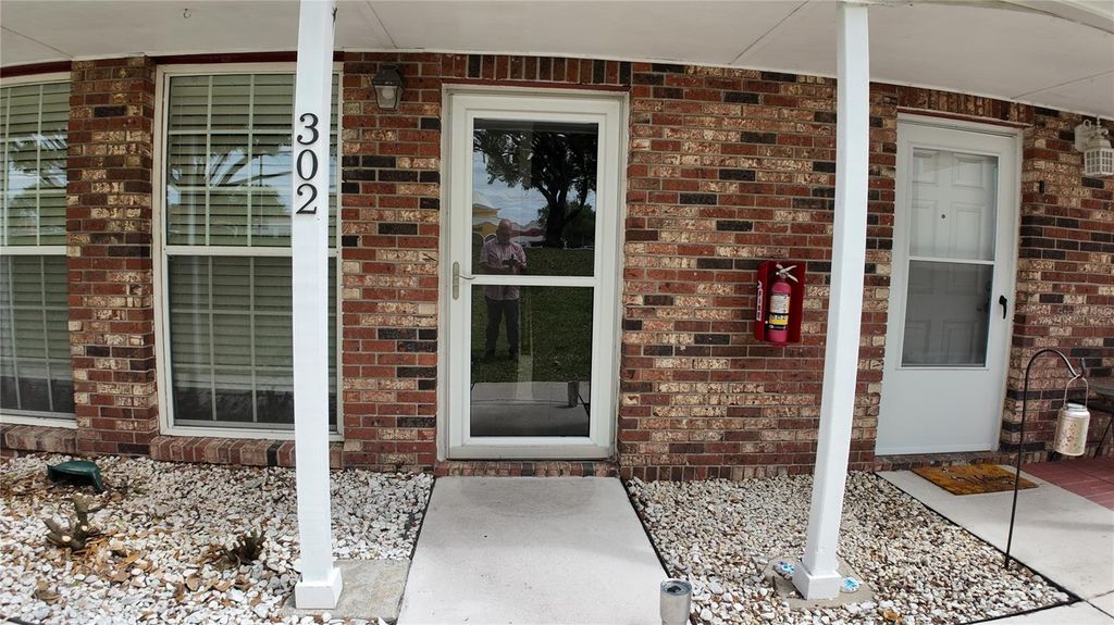 Photo of 5850 Cypress Gardens Boulevard #302, Winter Haven, FL 33884 (MLS # P4938197)